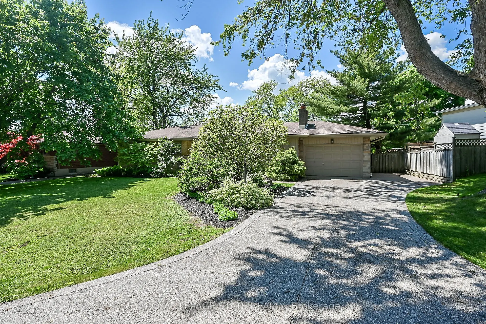 128 Oneida Boulevard