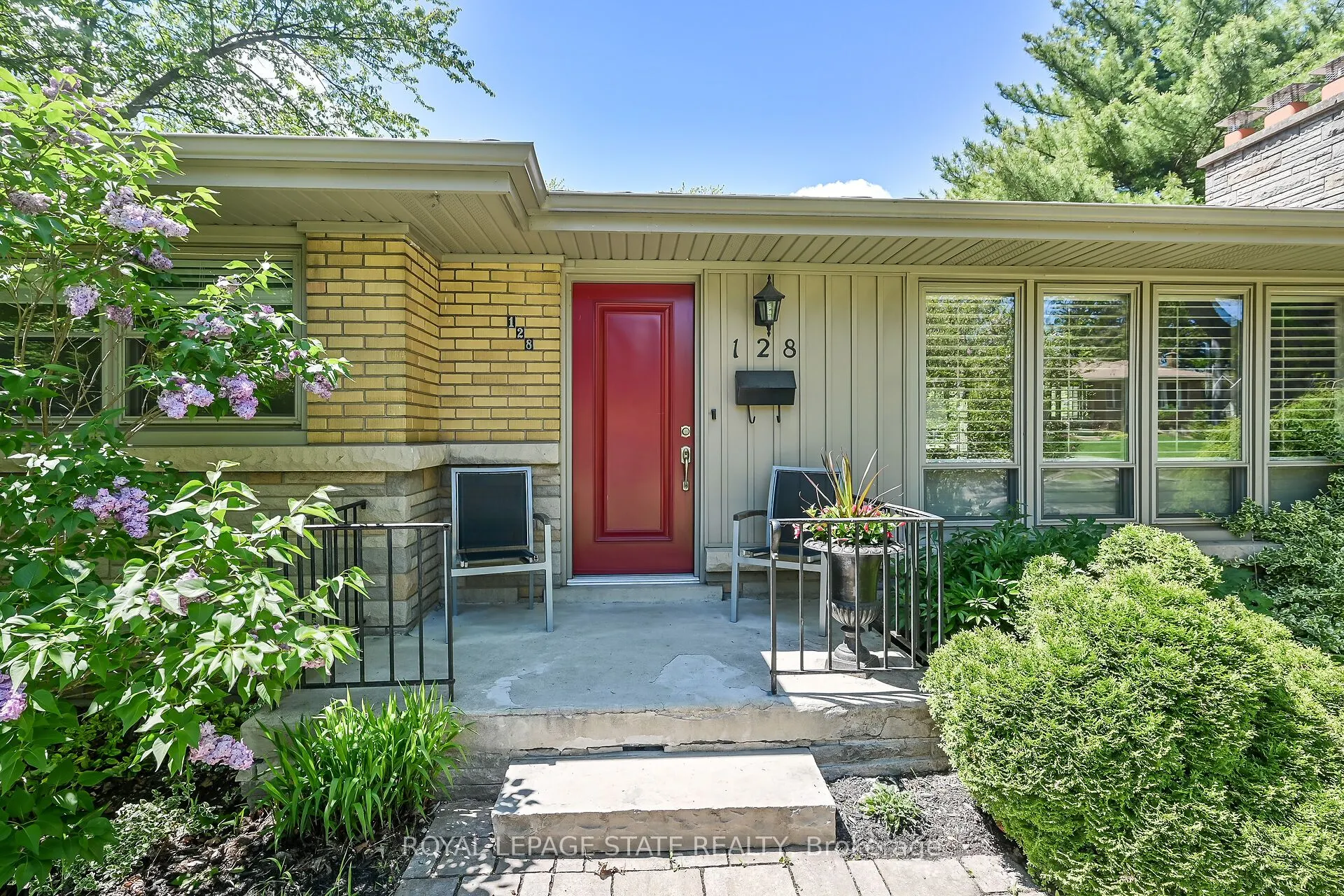128 Oneida Boulevard