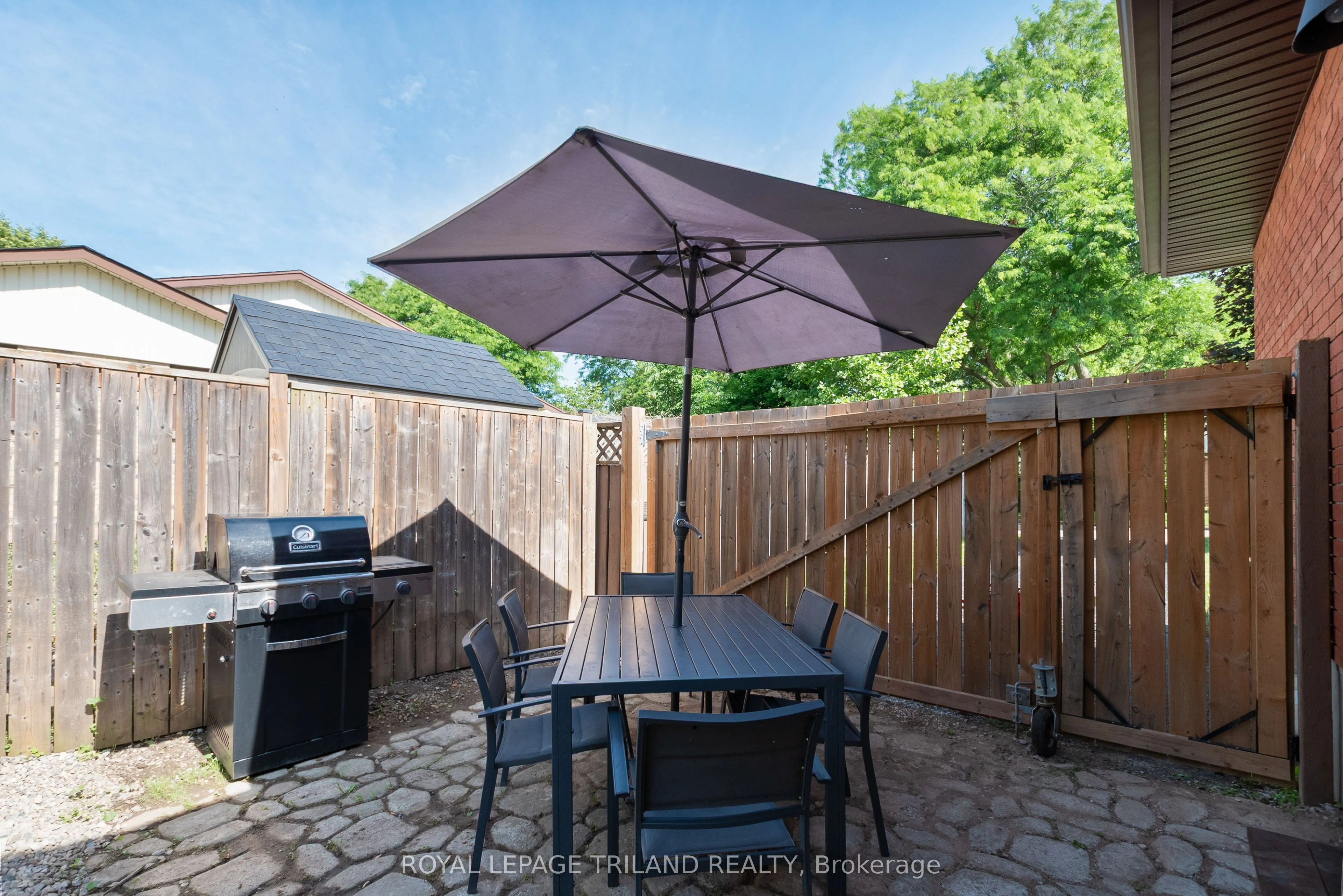 15 Mohegan Crescent