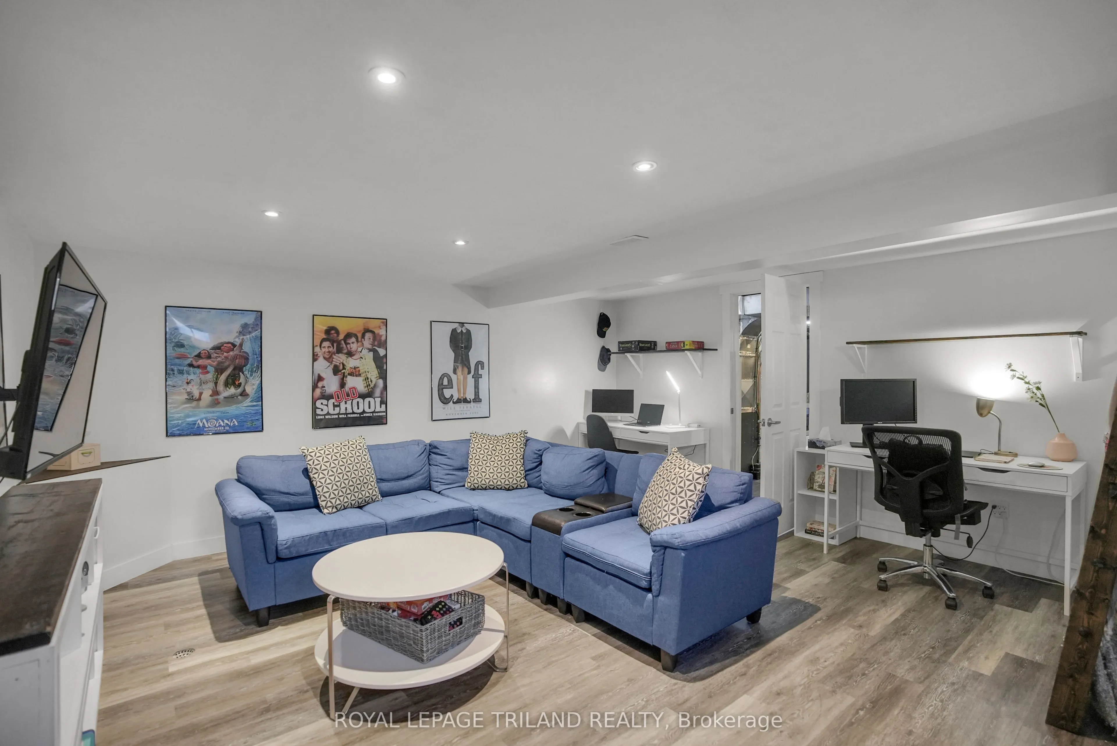 15 Mohegan Crescent