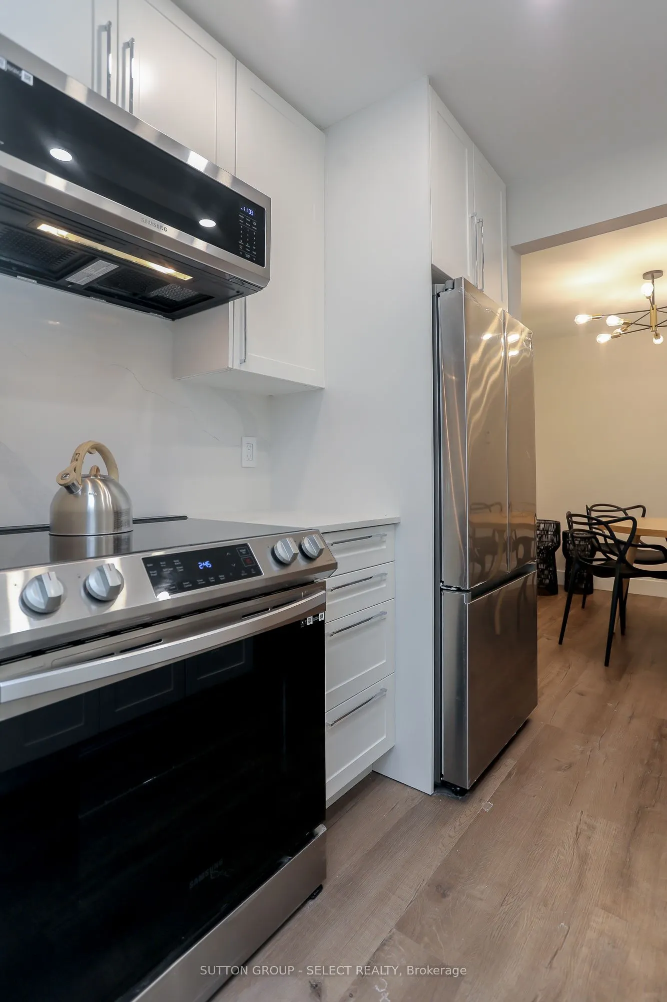 2228 Trafalgar Street, #202