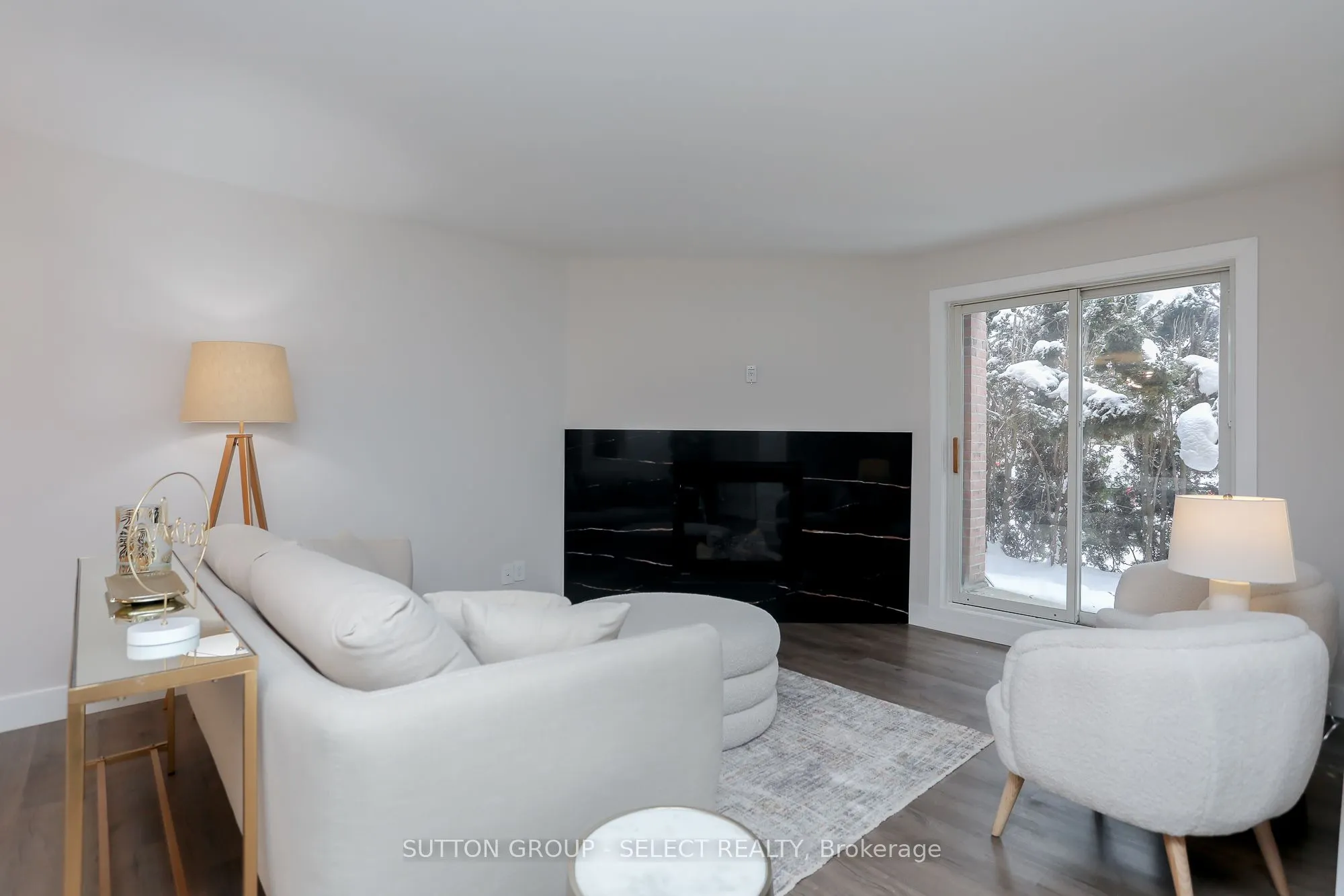 2228 Trafalgar Street, #202