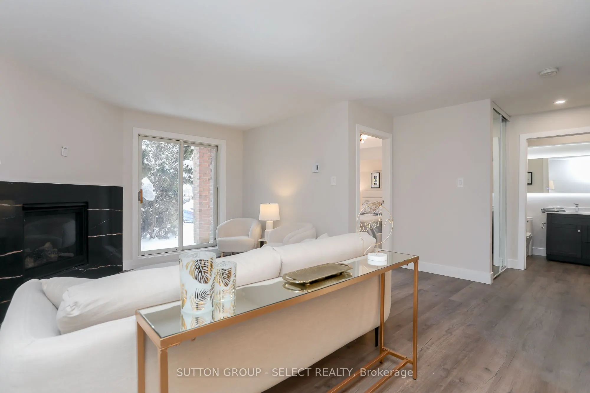 2228 Trafalgar Street, #202