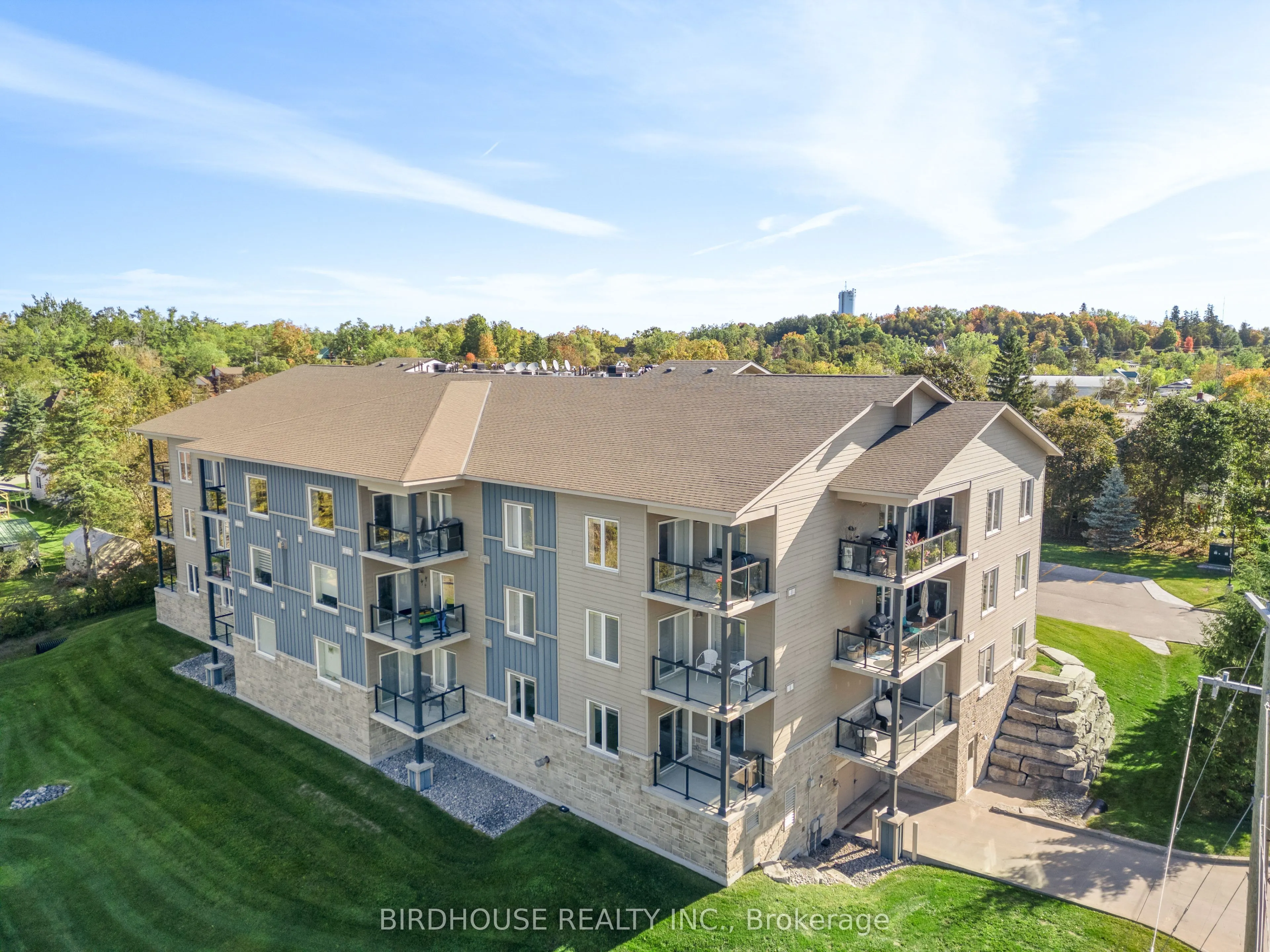 94 Francis Street W, #301