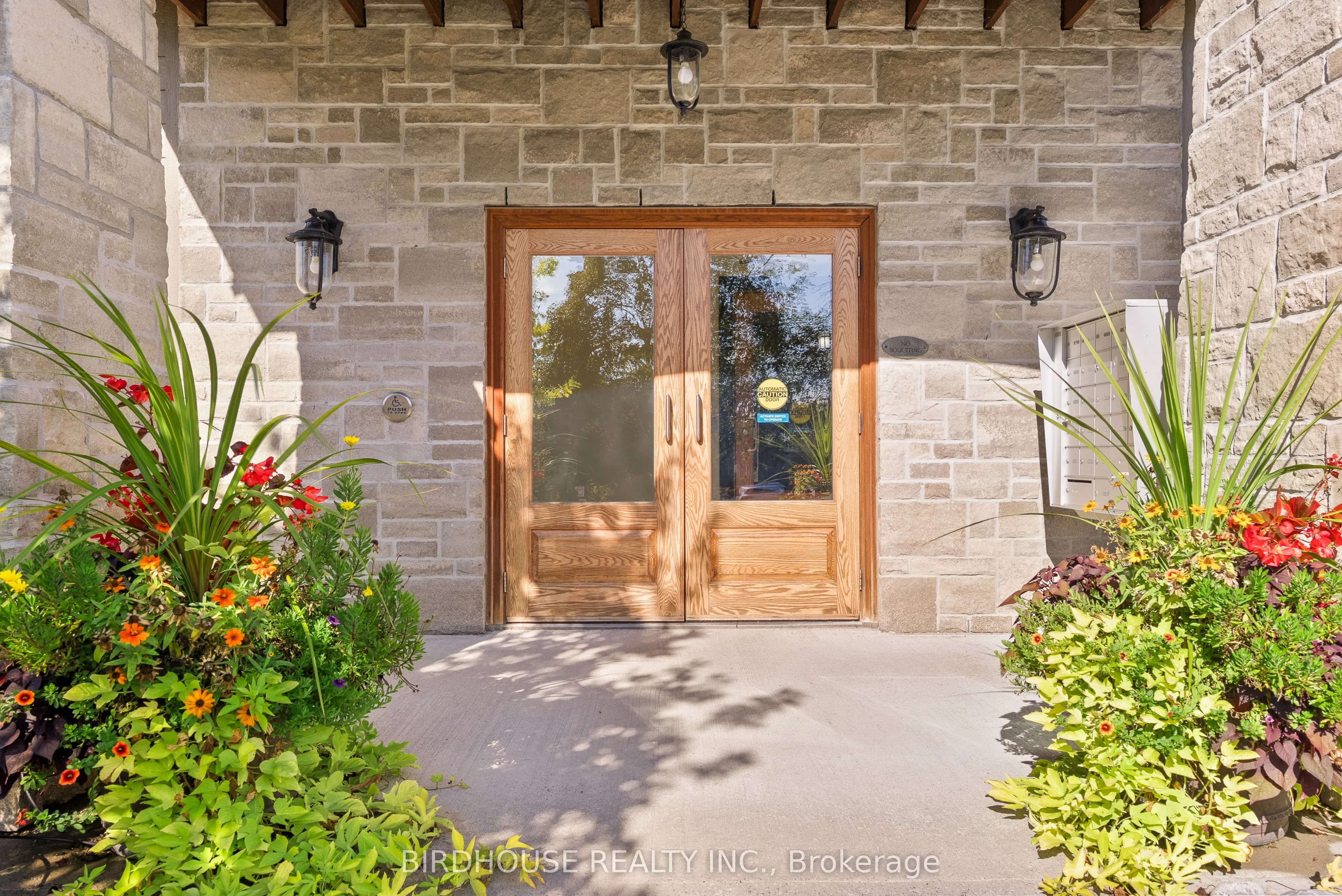 94 Francis Street W, #301