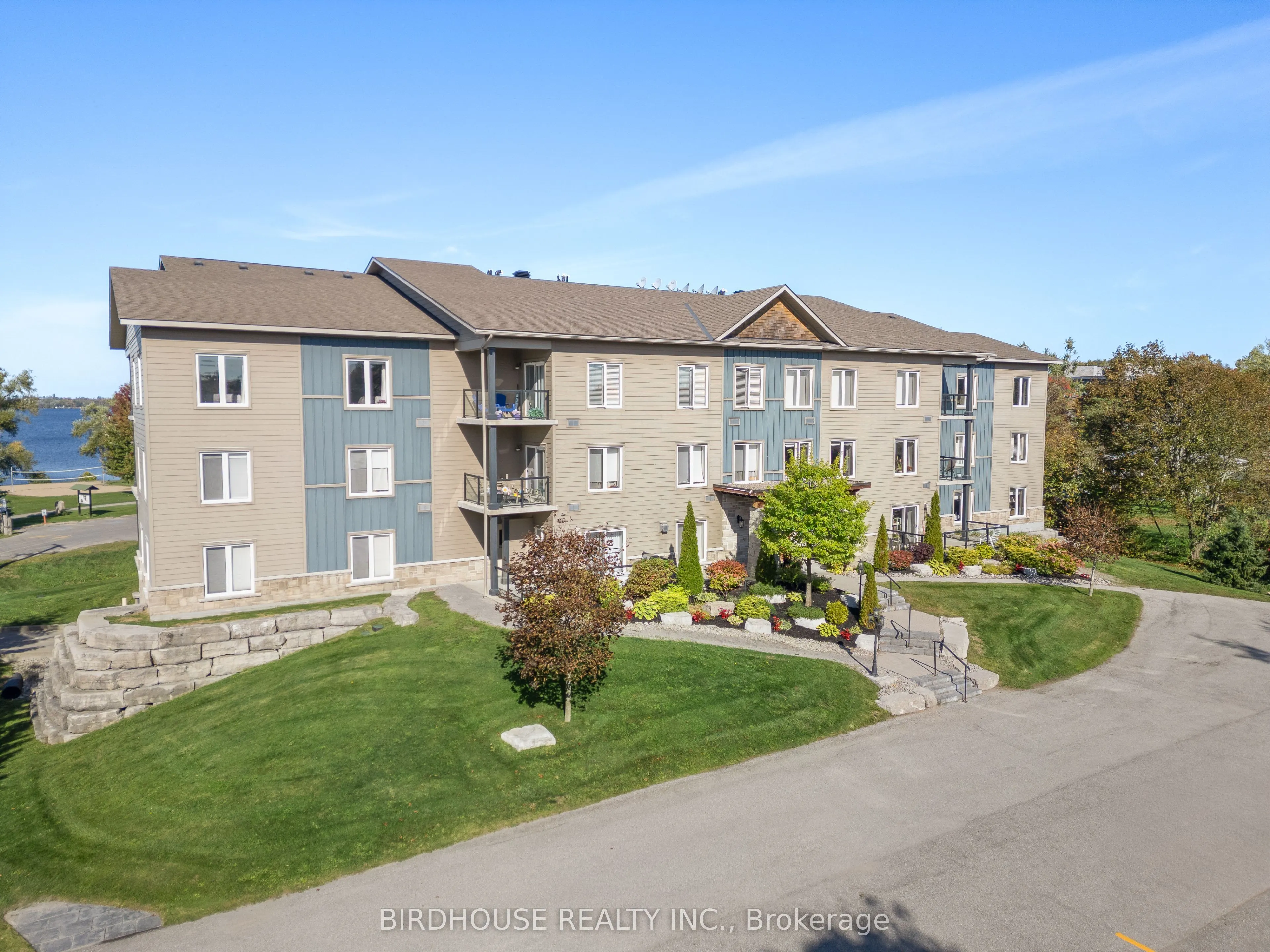 94 Francis Street W, #301