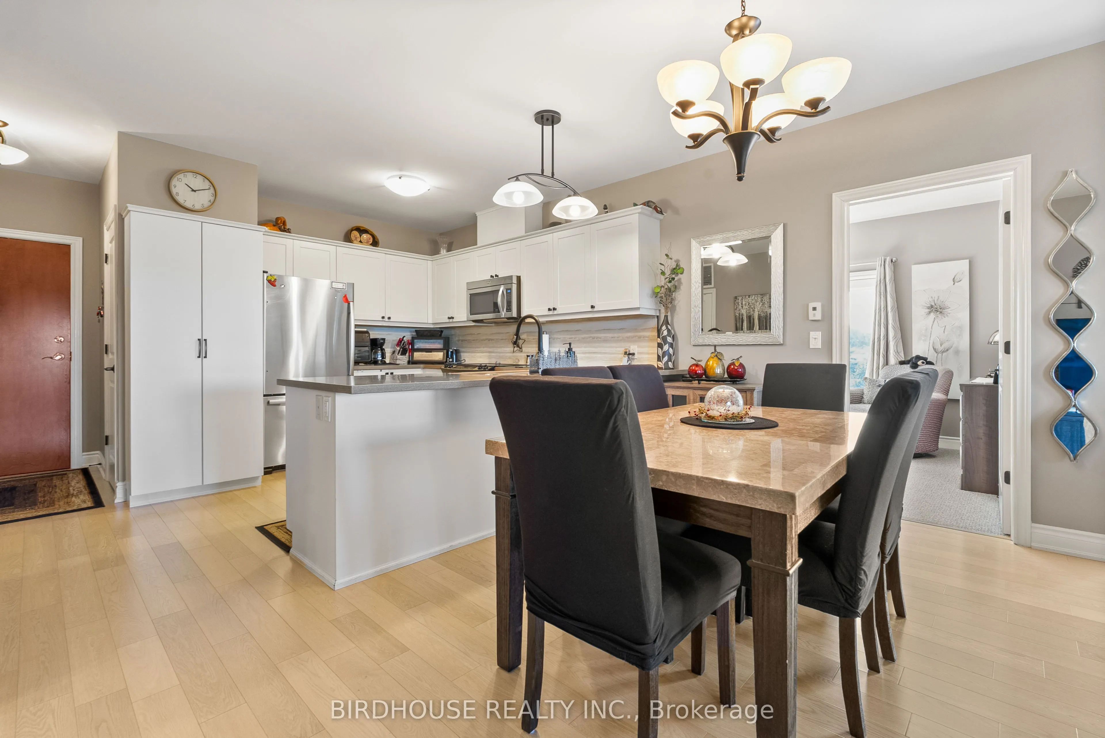 94 Francis Street W, #301
