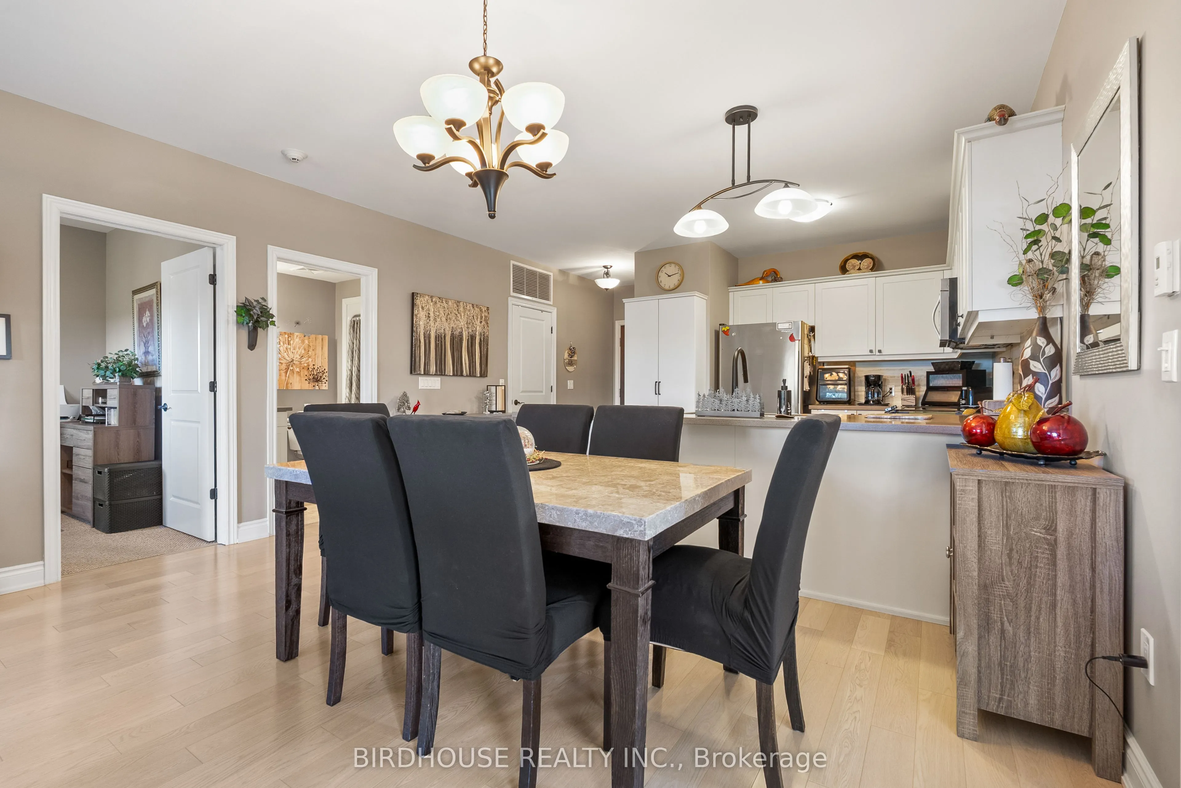 94 Francis Street W, #301