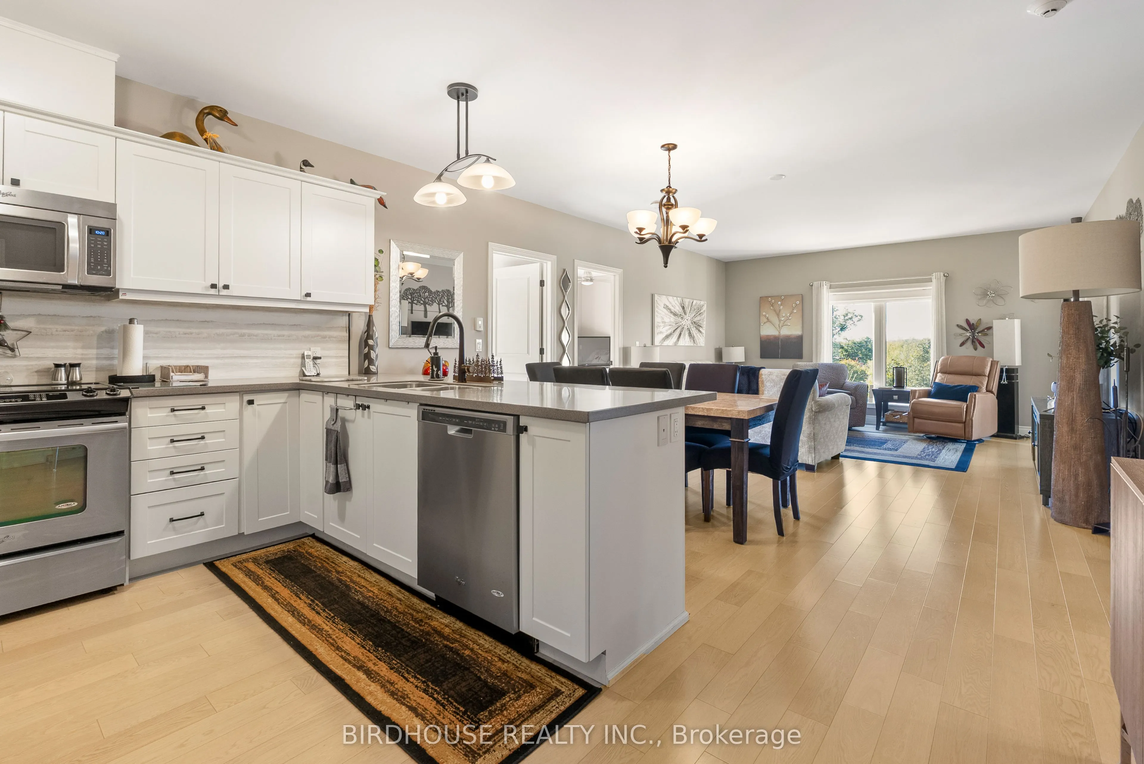 94 Francis Street W, #301