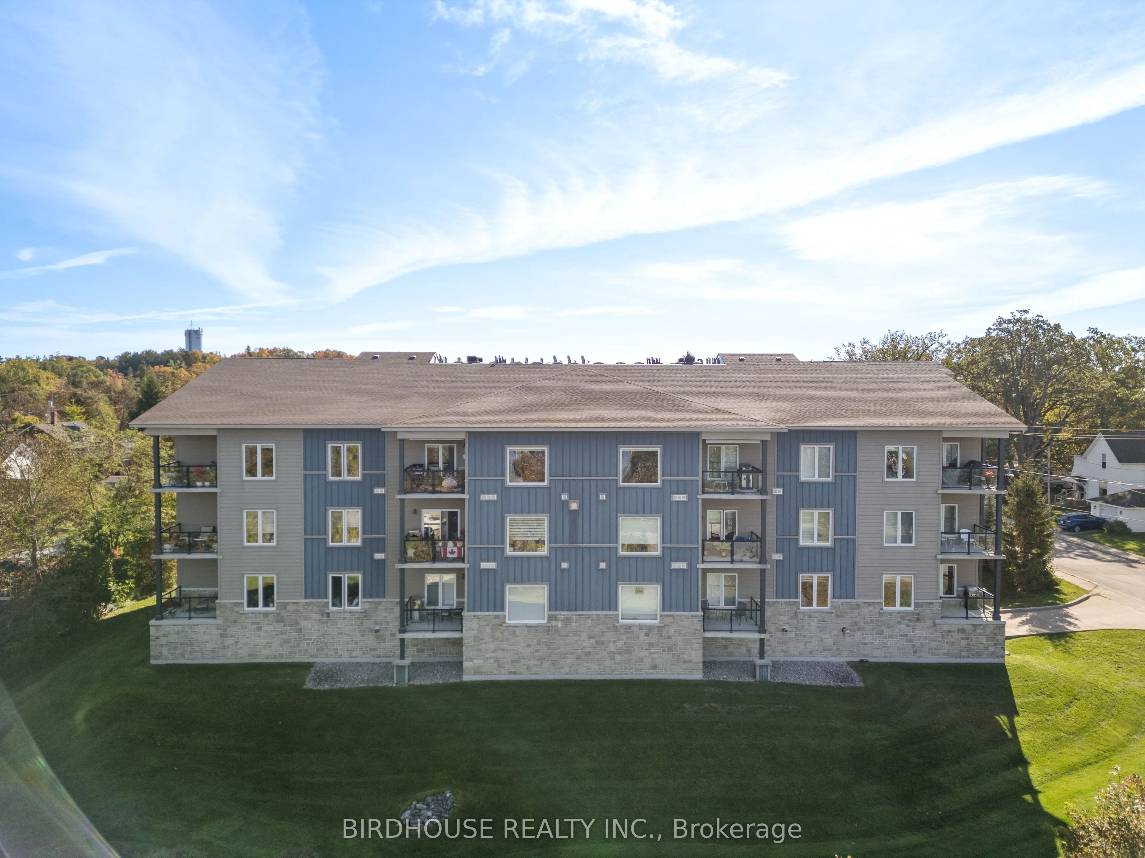 94 Francis Street W, #301