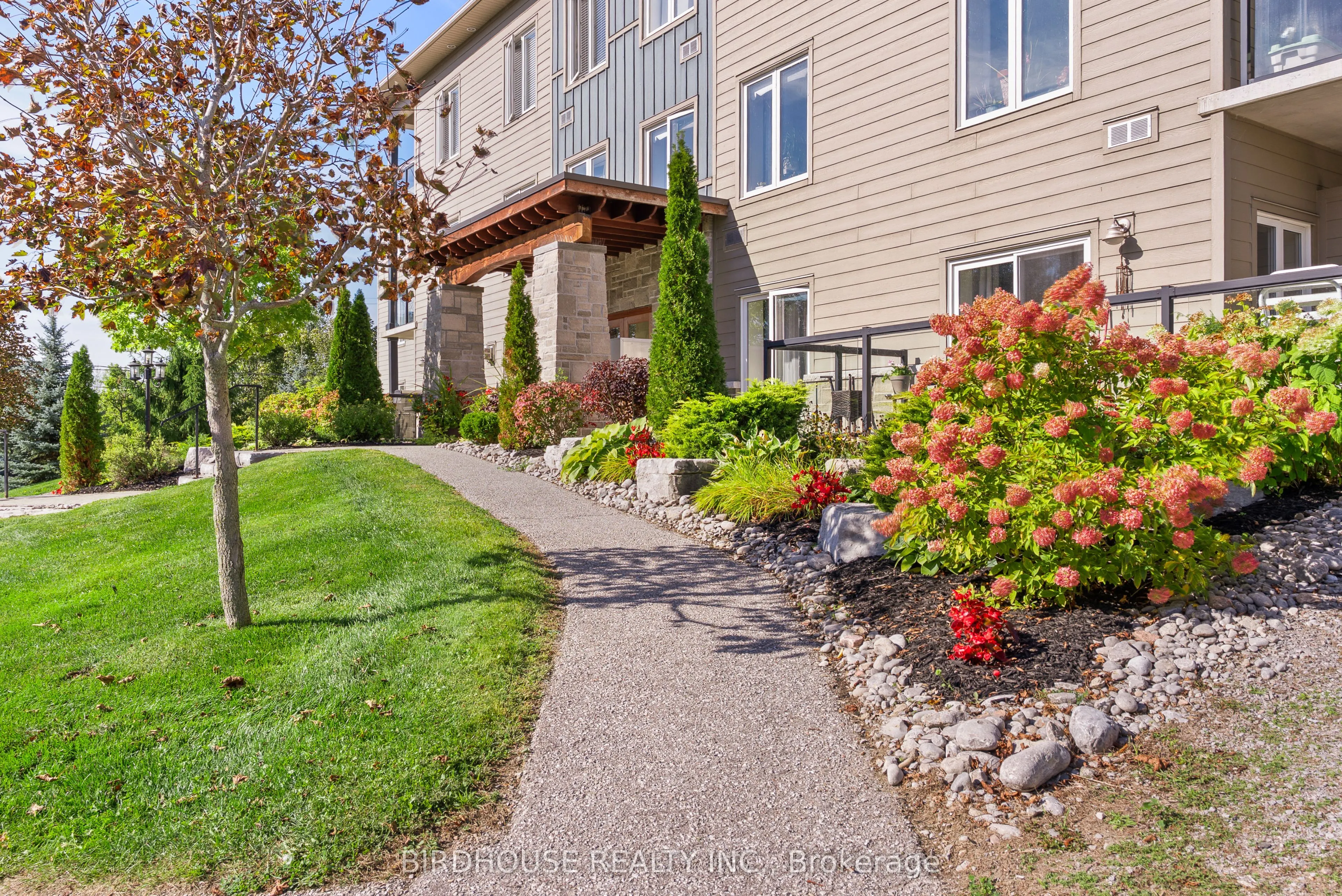 94 Francis Street W, #301