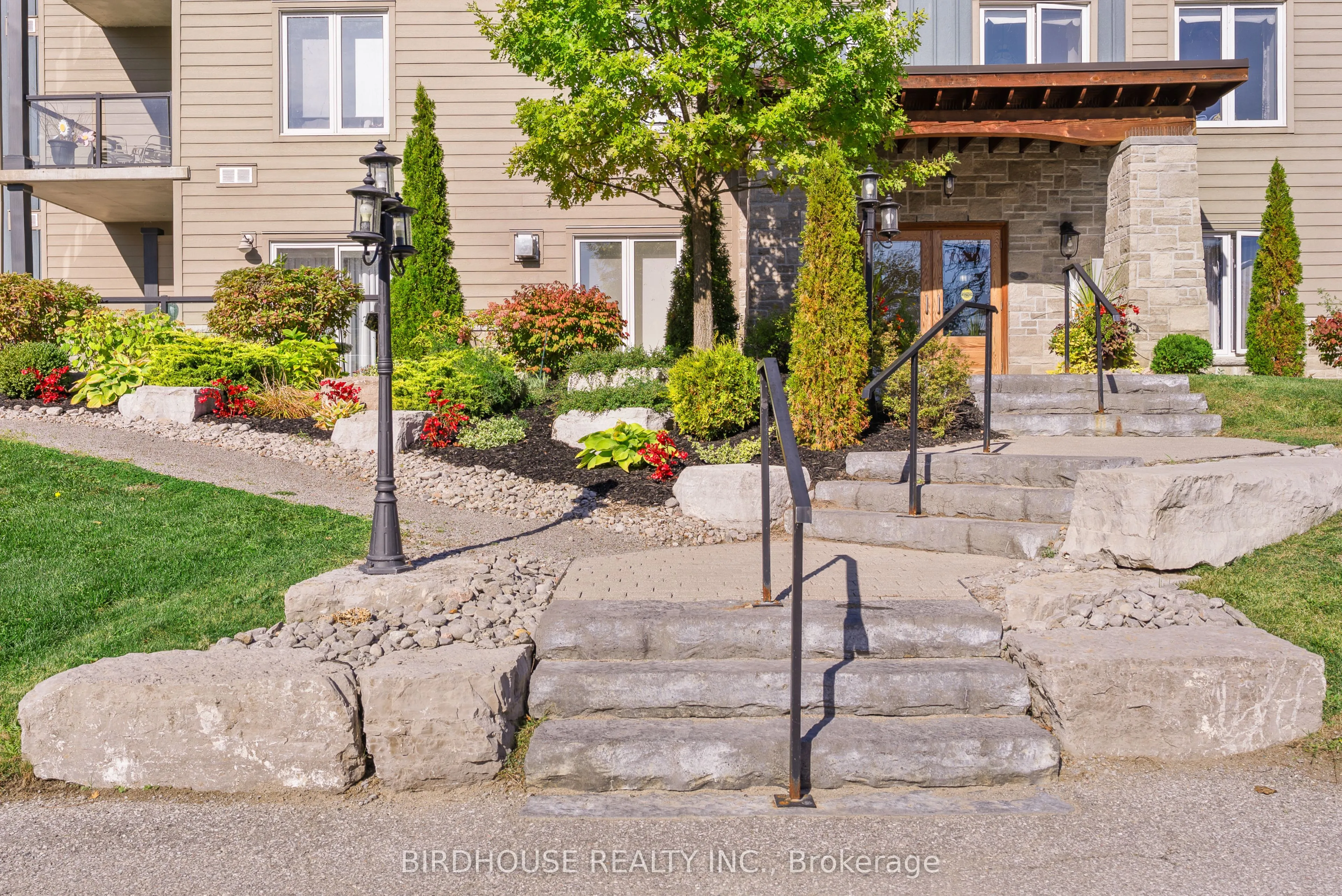 94 Francis Street W, #301