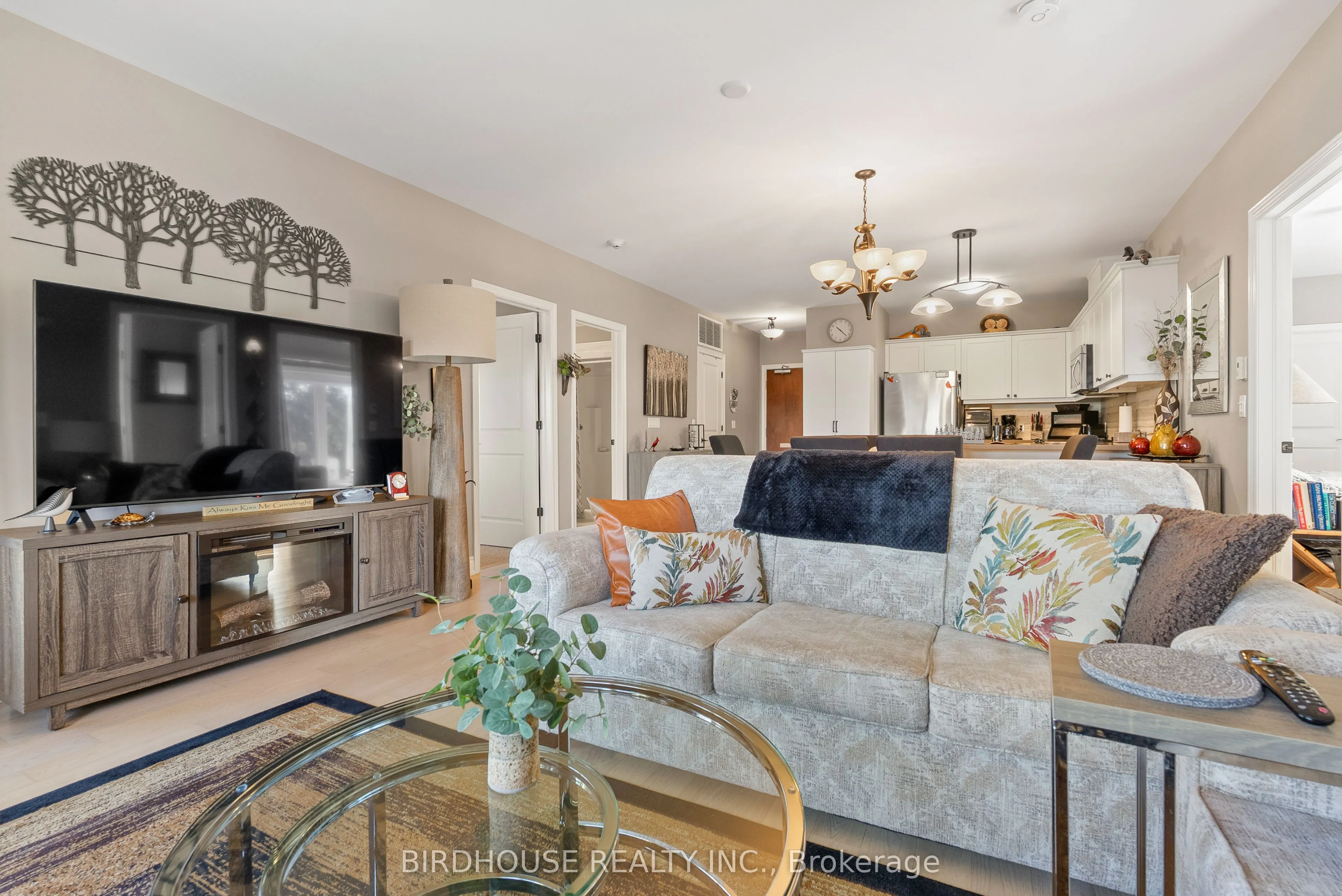 94 Francis Street W, #301