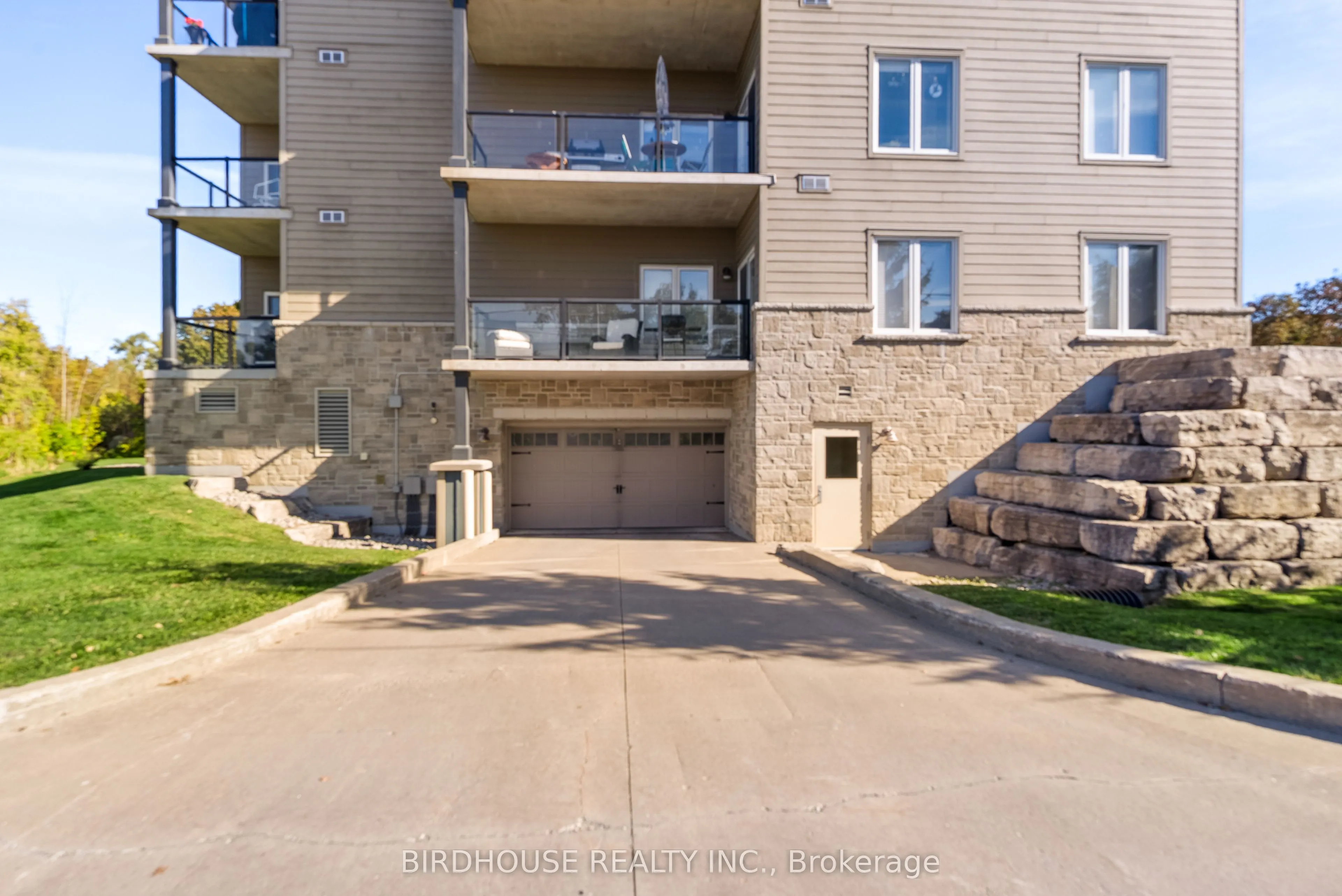 94 Francis Street W, #301