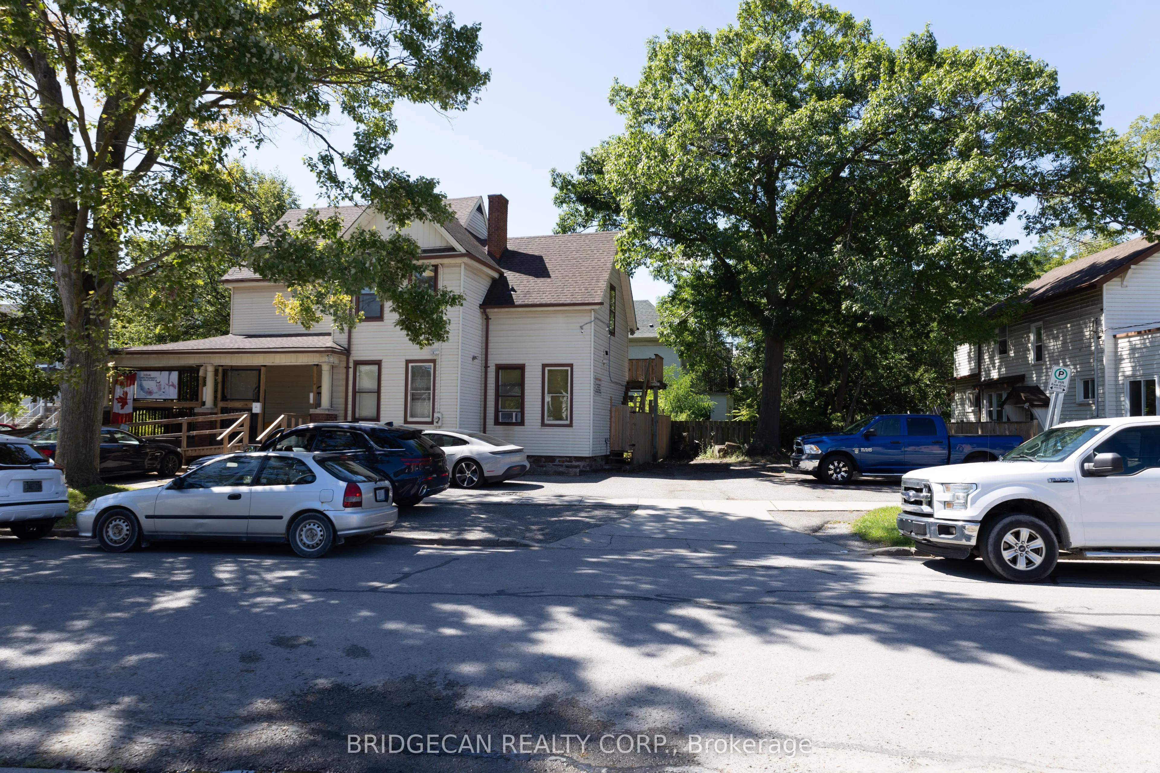 7 Welland Avenue