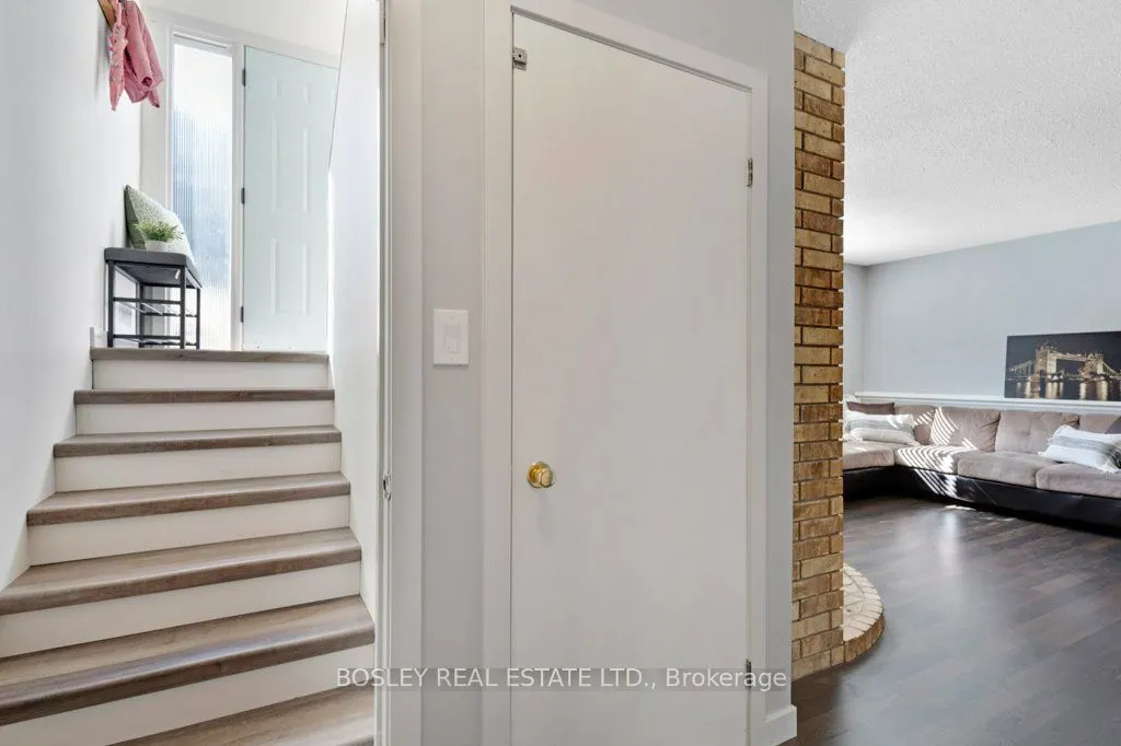 5 Lowell Street N