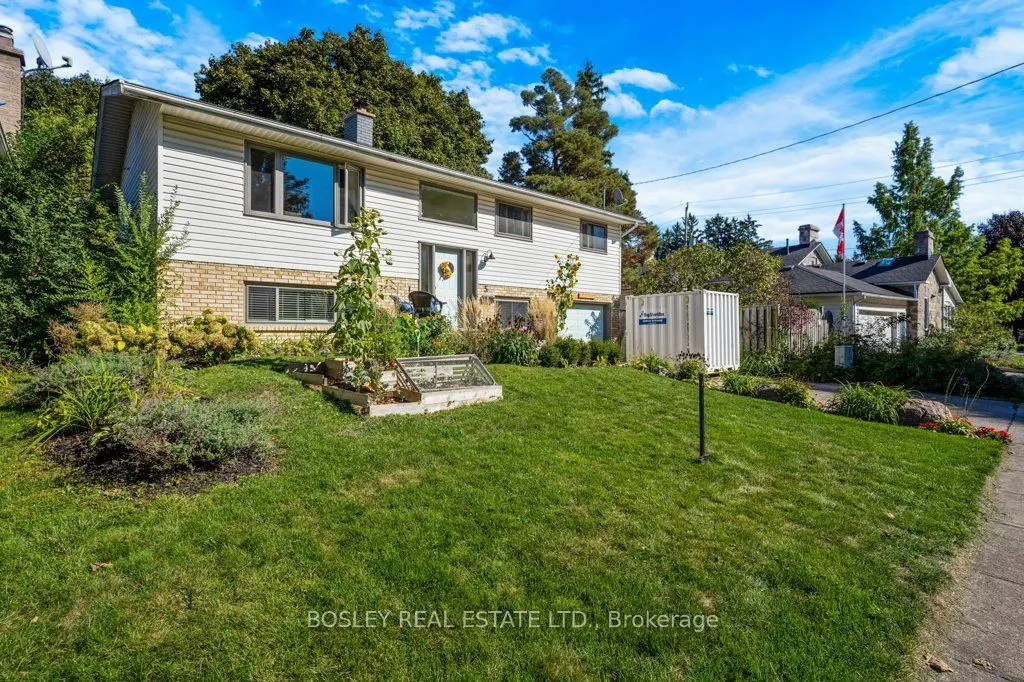 5 Lowell Street N