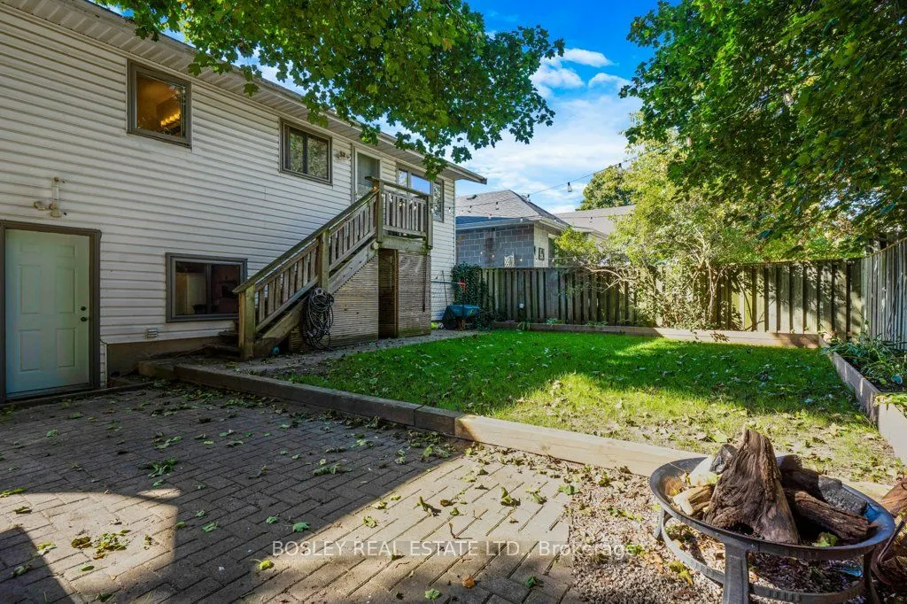 5 Lowell Street N