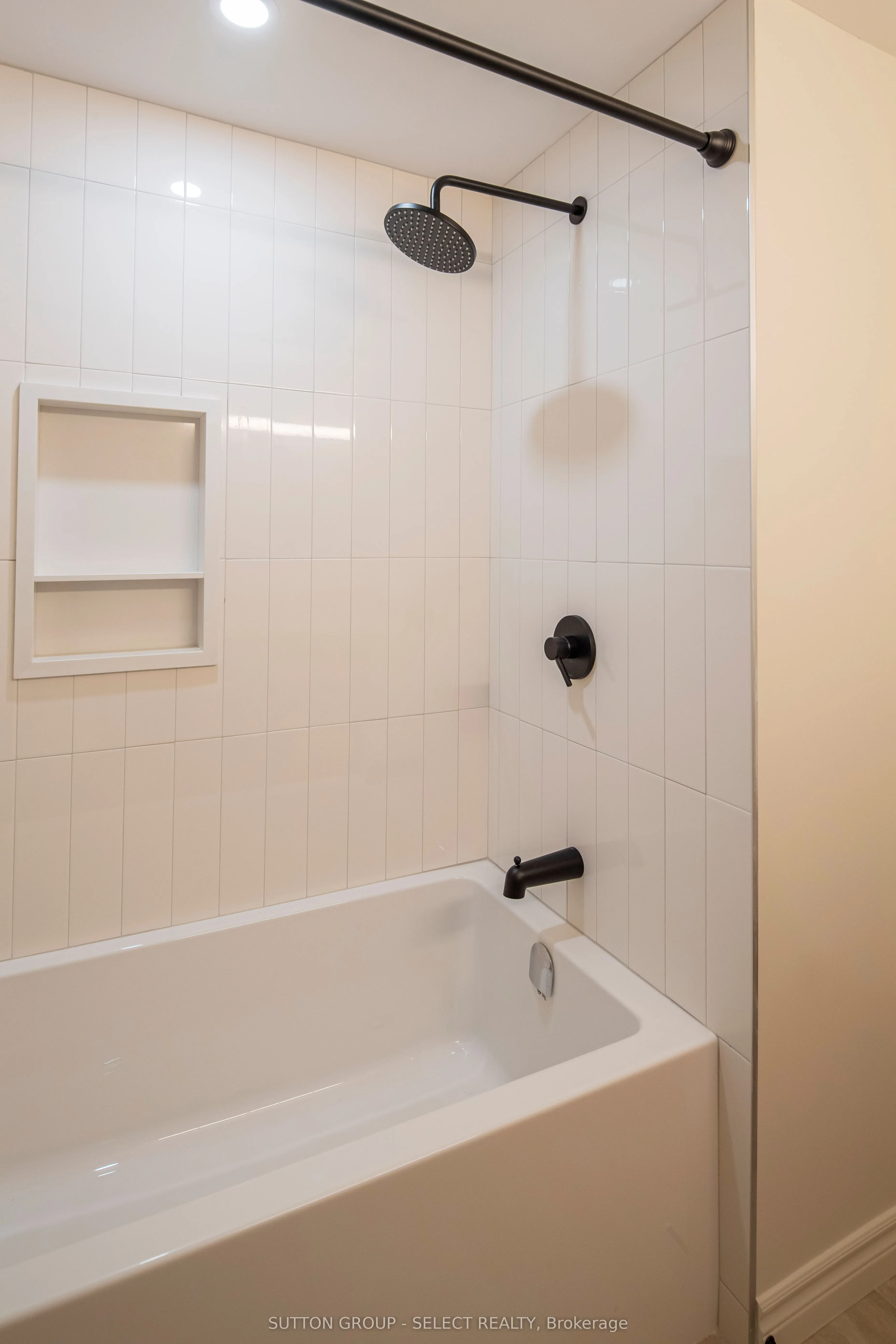 70 Sunnyside Drive, #3