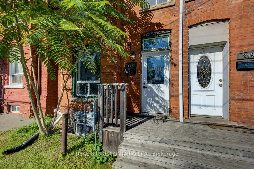 297 Bay Street N