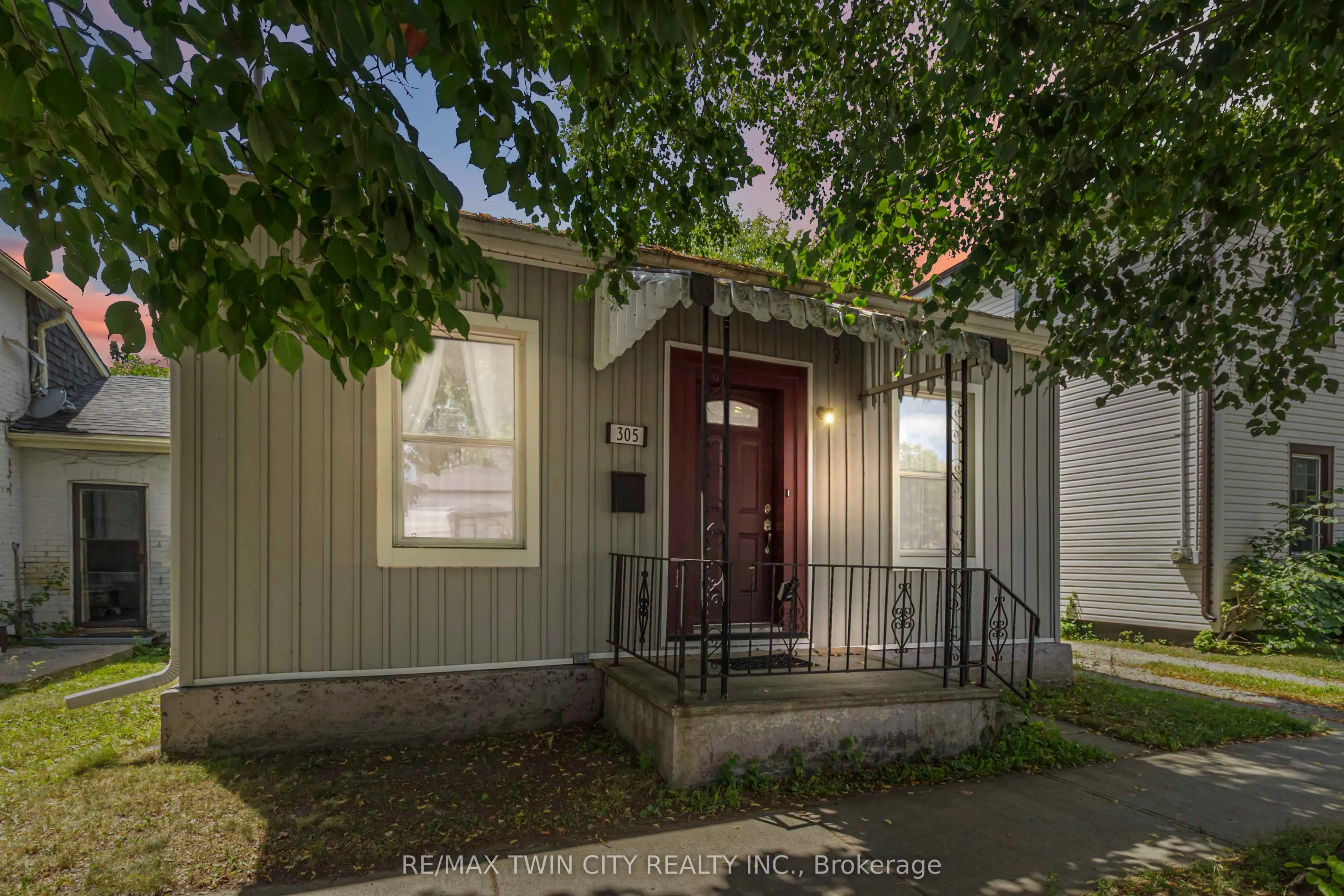 305 Dalhousie Street