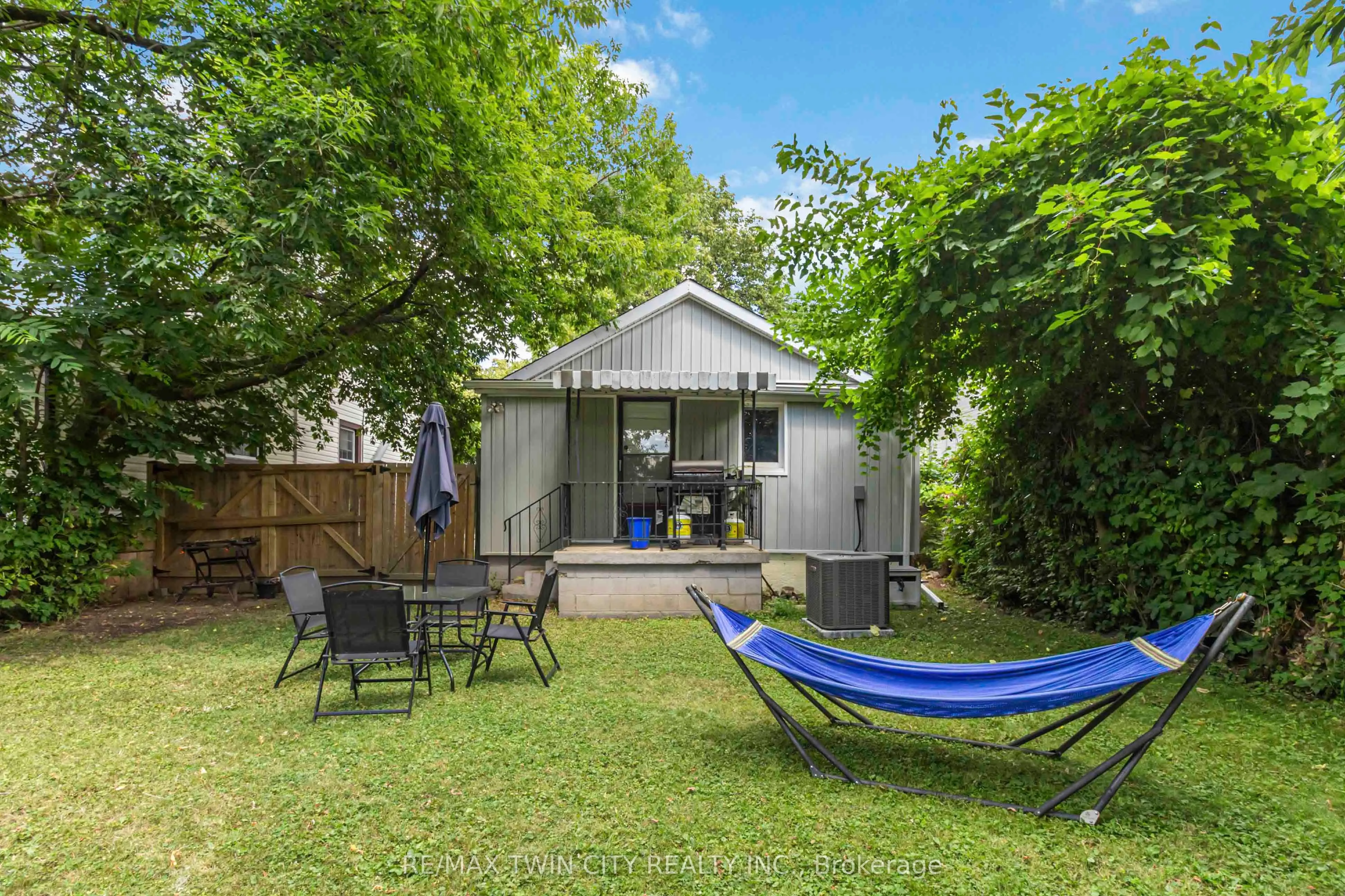 305 Dalhousie Street