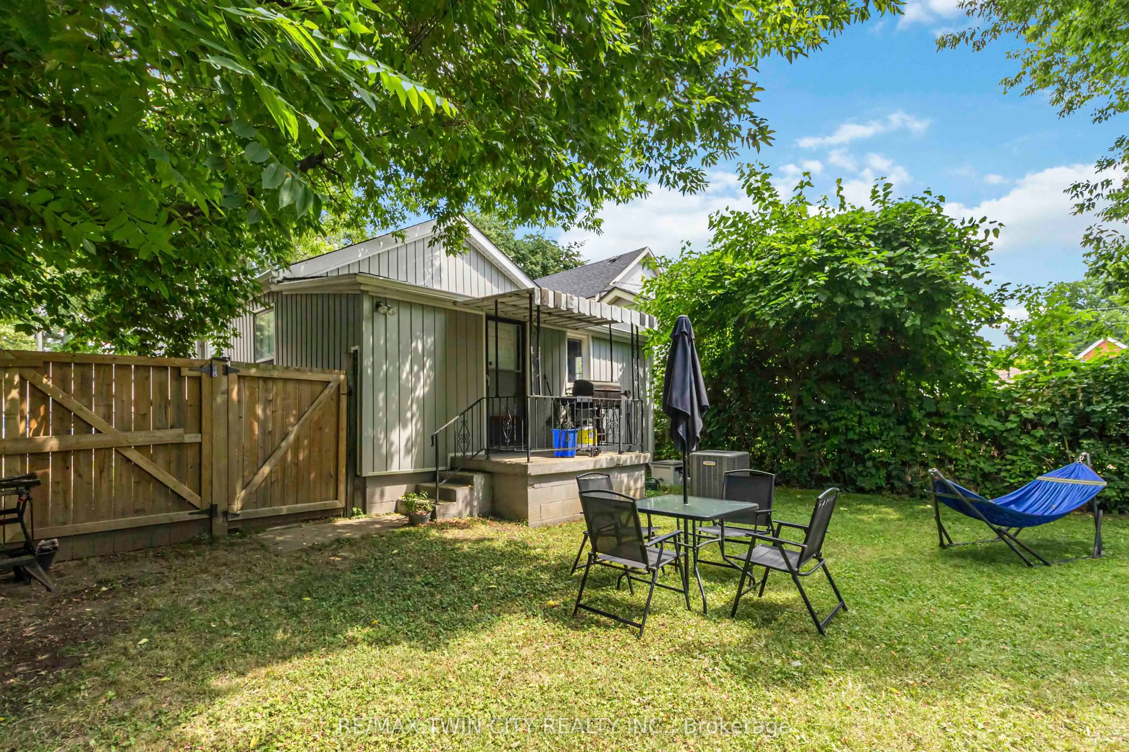 305 Dalhousie Street