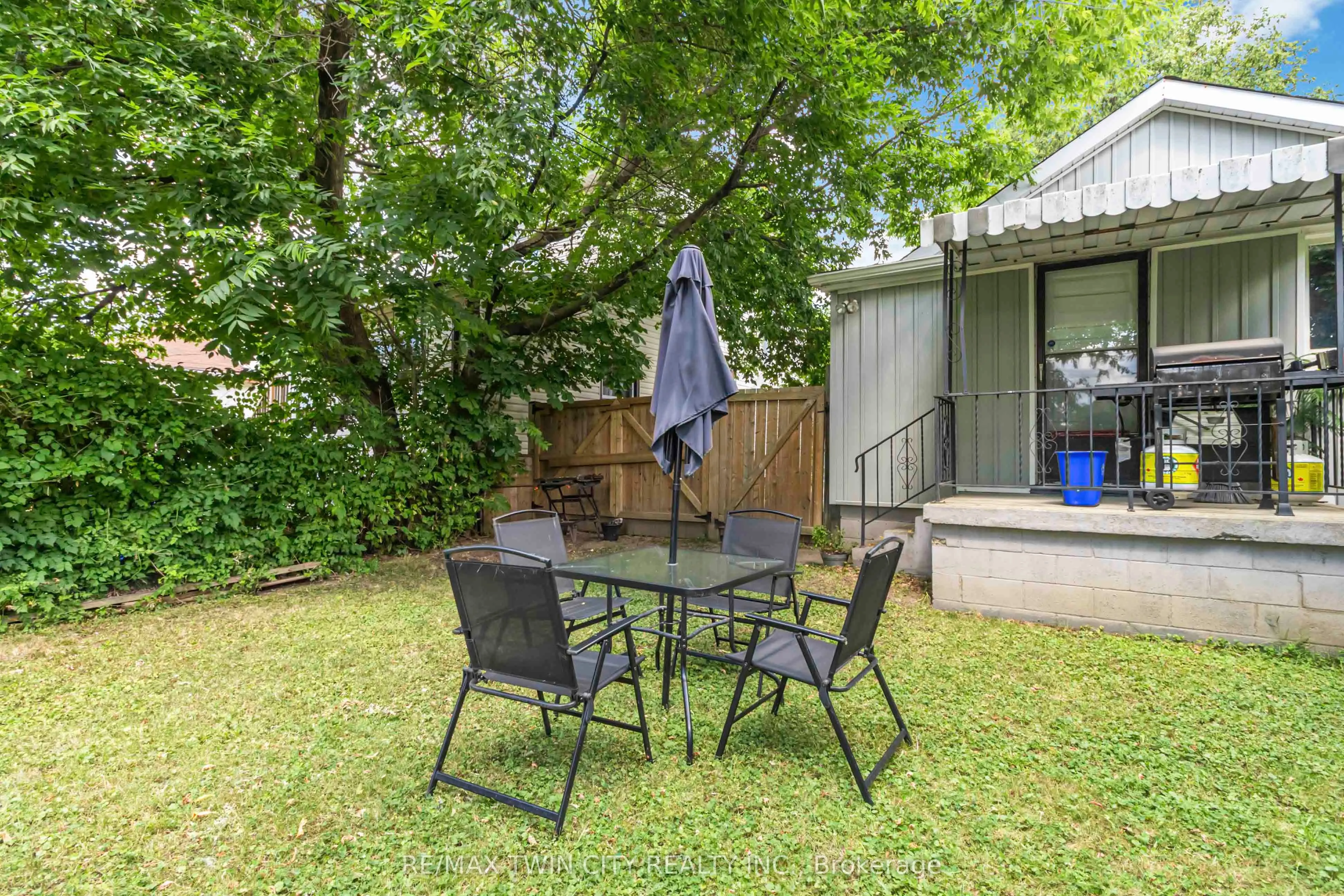 305 Dalhousie Street