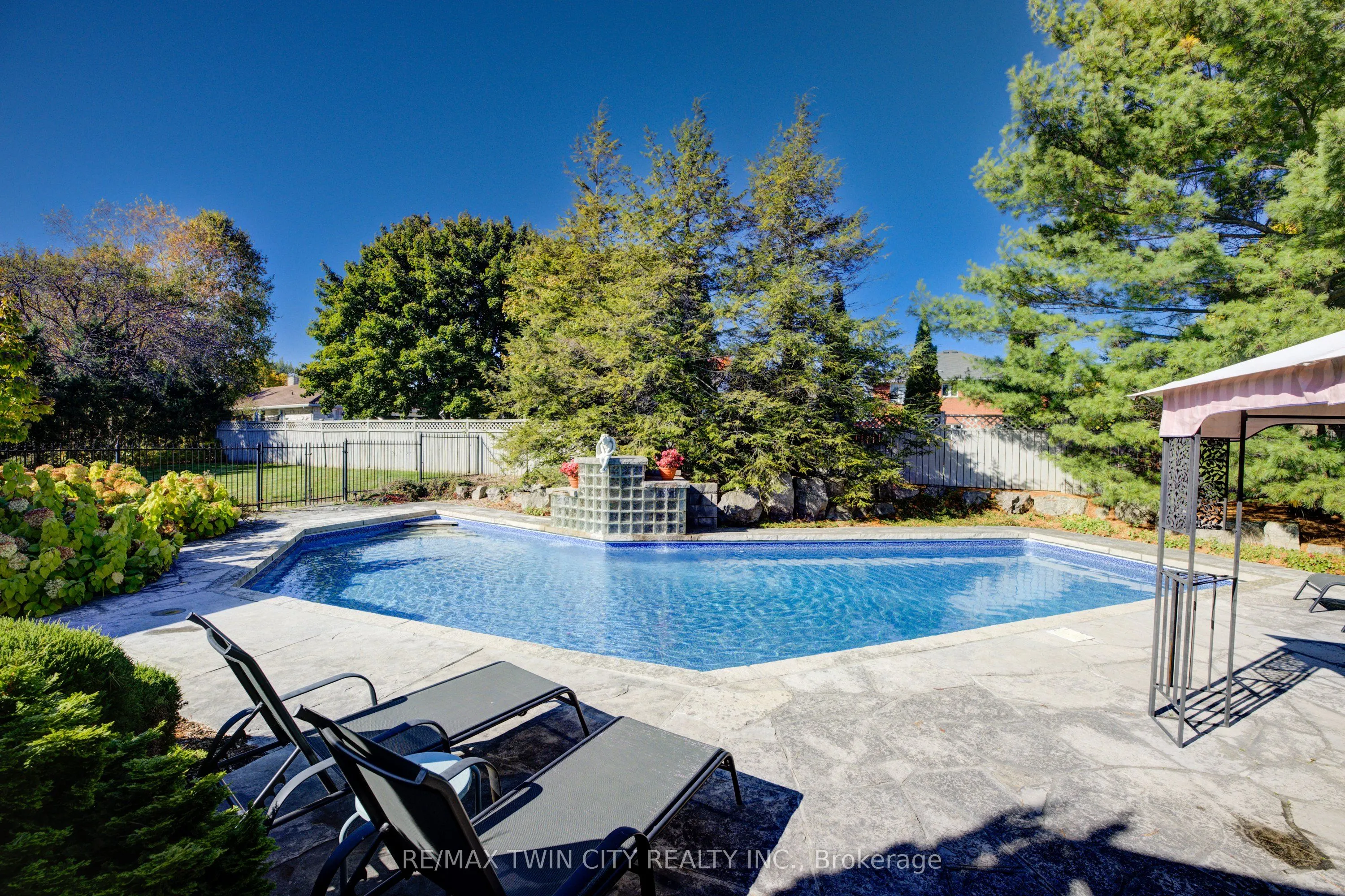 592 Manorwood Court
