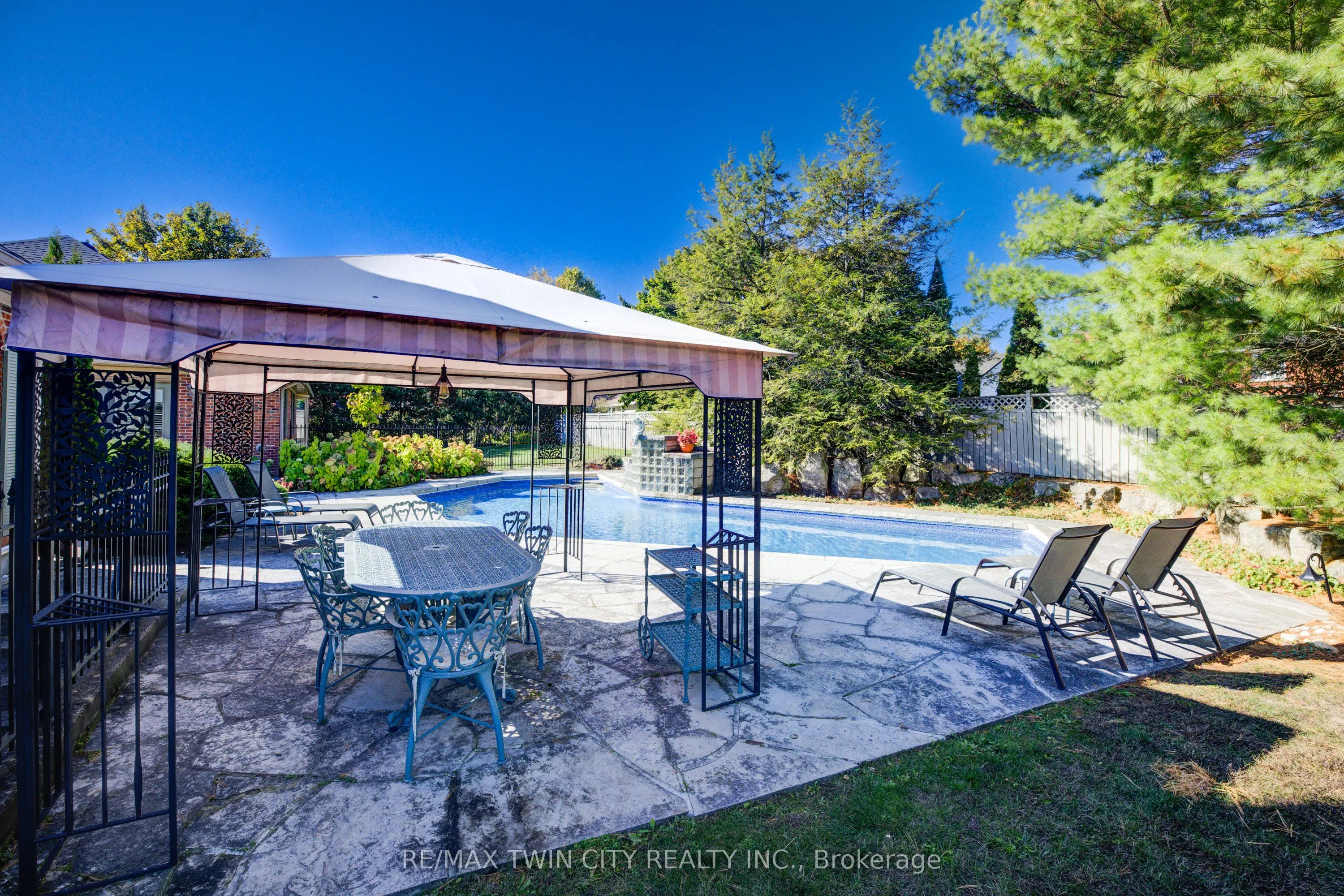 592 Manorwood Court