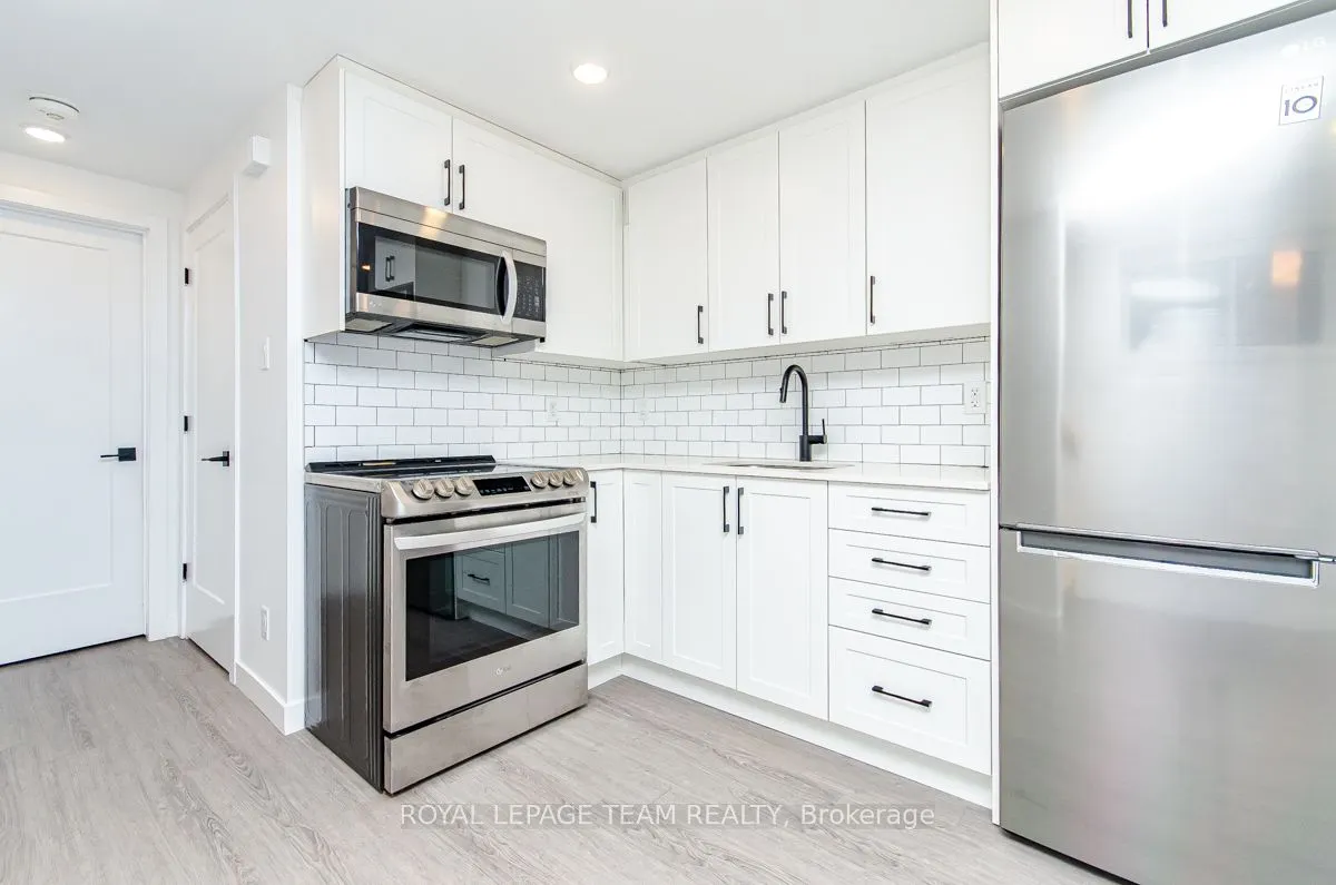 123 CARRUTHERS Avenue, #B