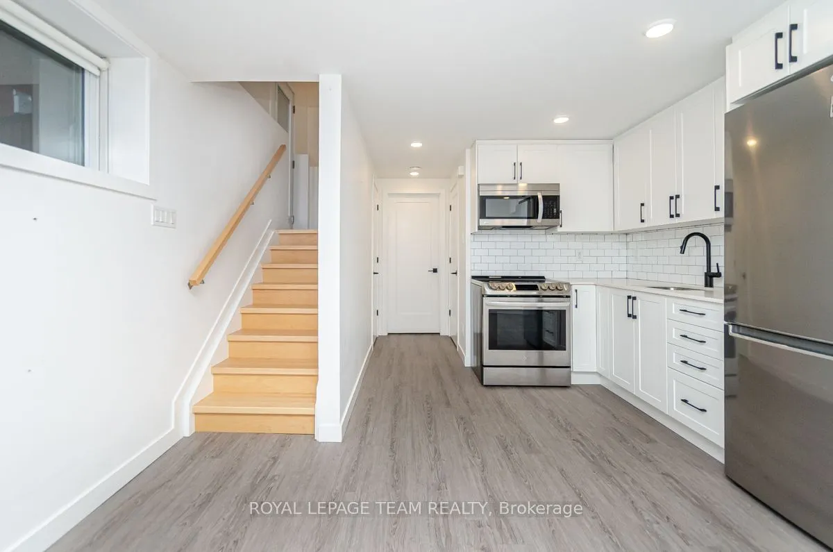 123 CARRUTHERS Avenue, #B