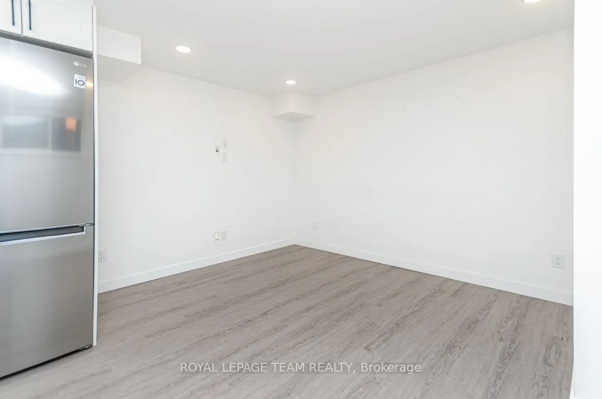 123 CARRUTHERS Avenue, #B