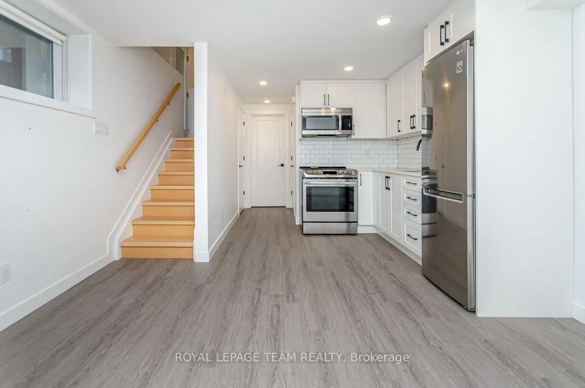 123 CARRUTHERS Avenue, #B