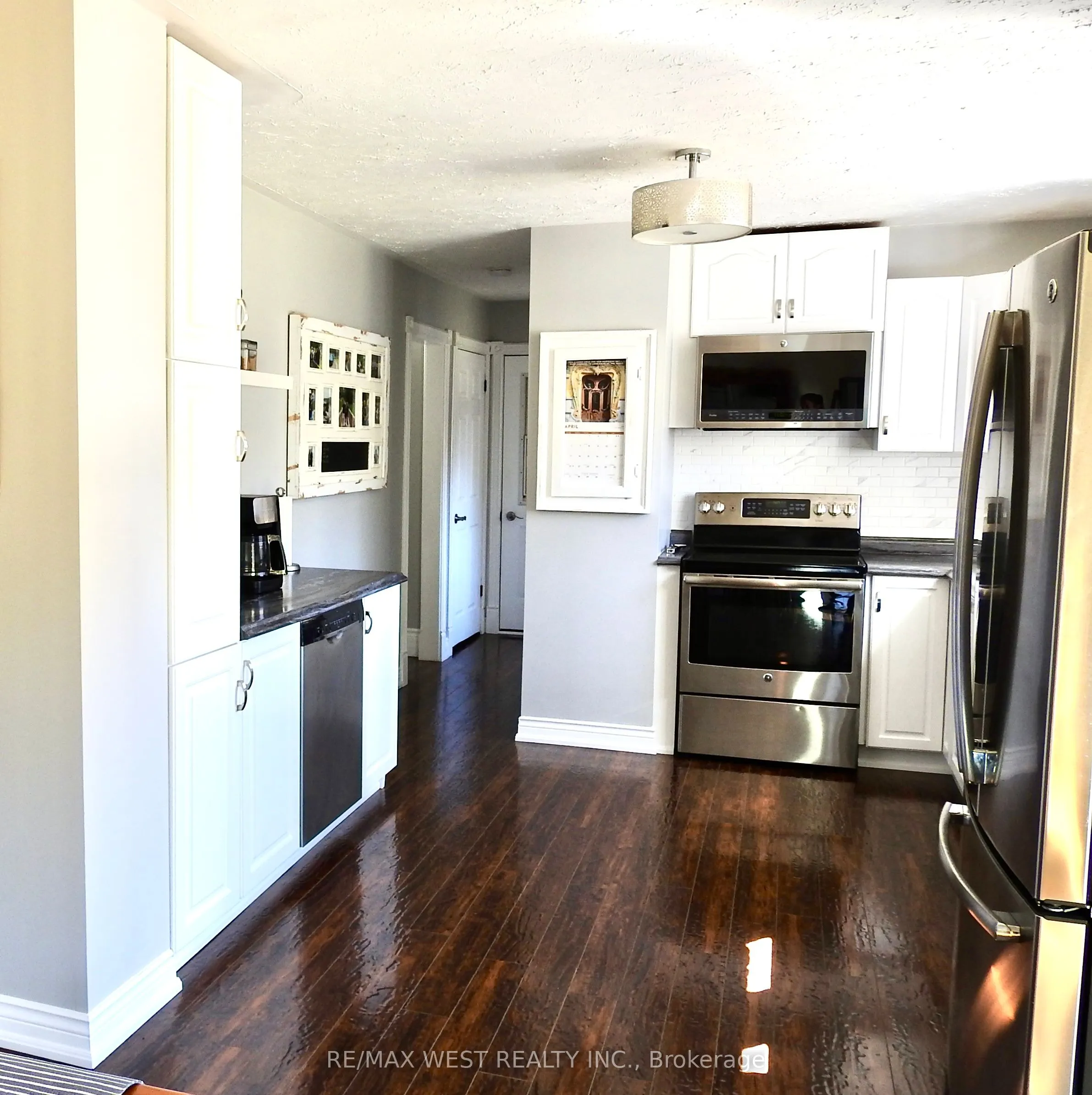 2593 Alsace Road
