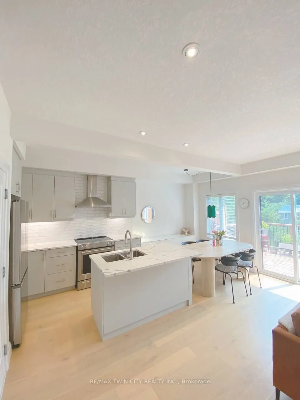 362 Fairview Street, #103