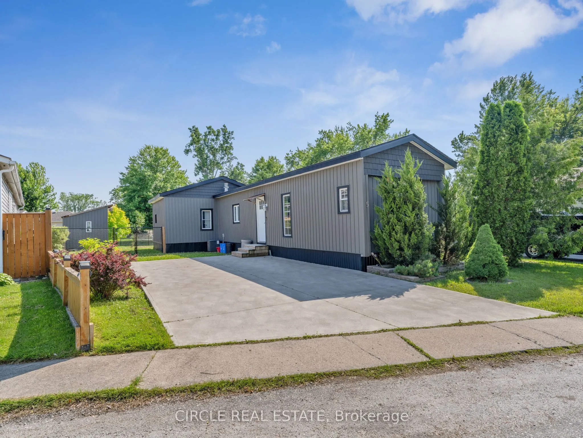 5 Maple Drive