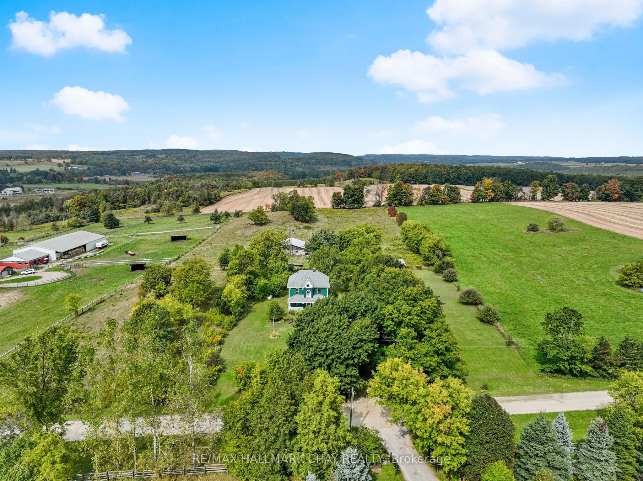 347357 15 Side Road