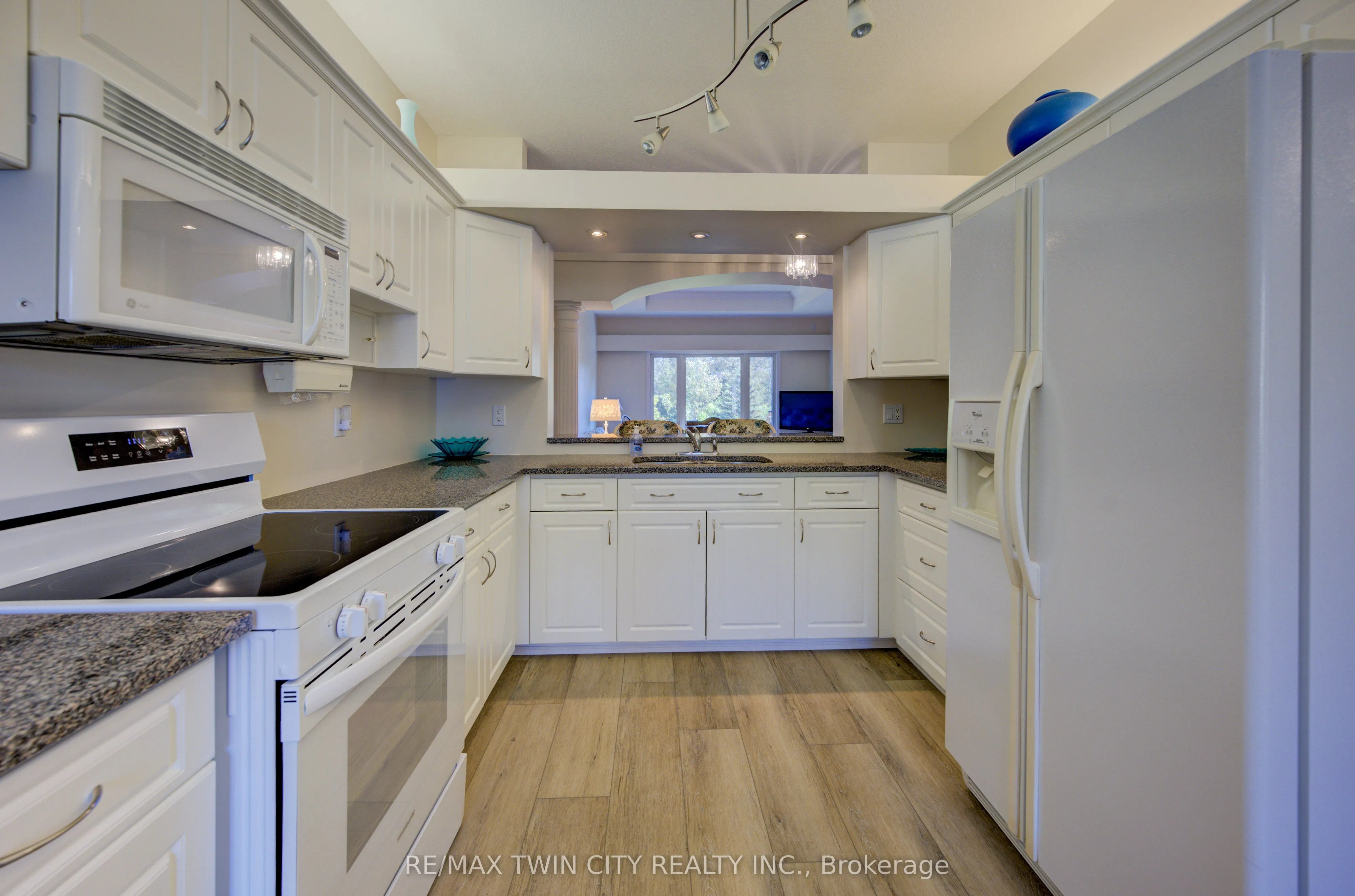 430 Caryndale Drive