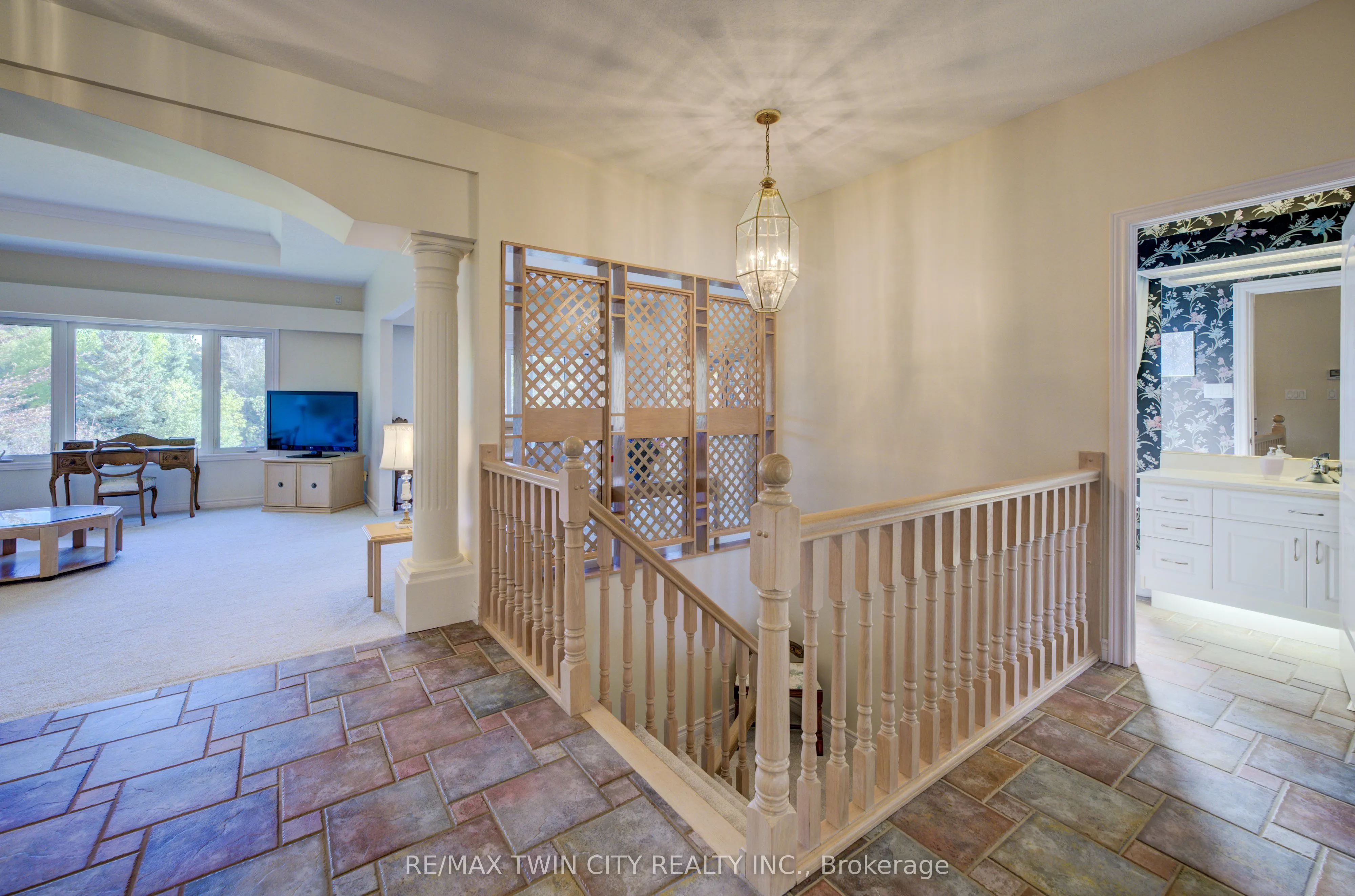 430 Caryndale Drive