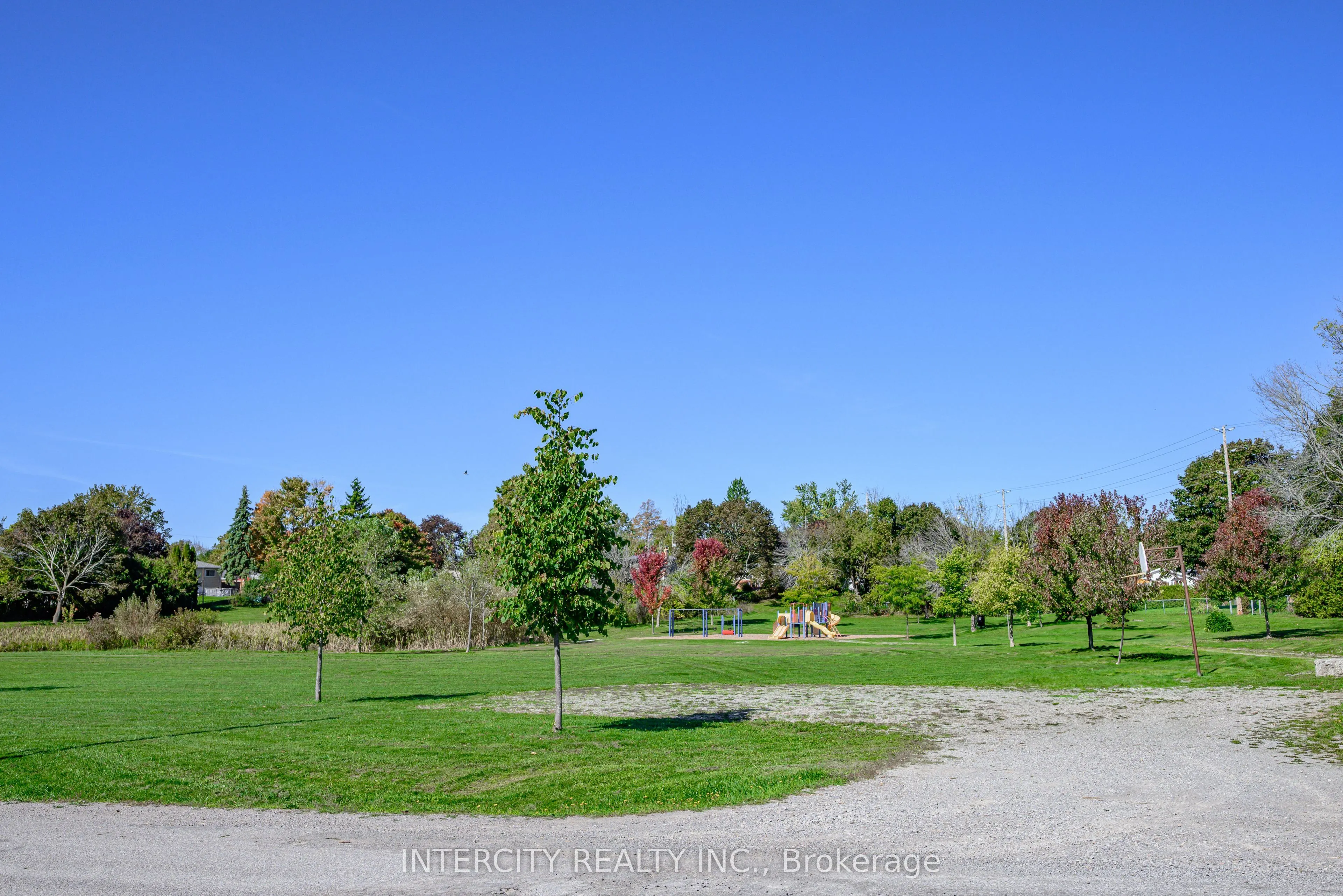 48 Champlain Boulevard