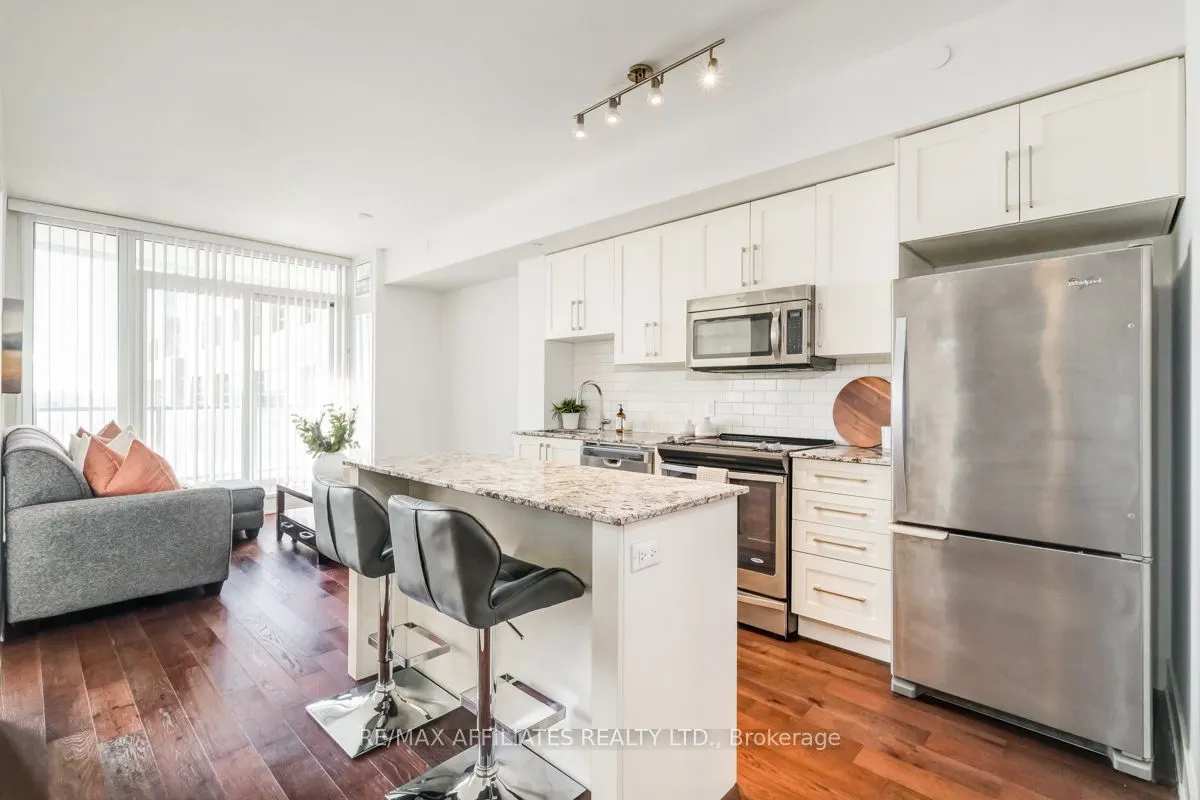 485 Richmond Road, #701