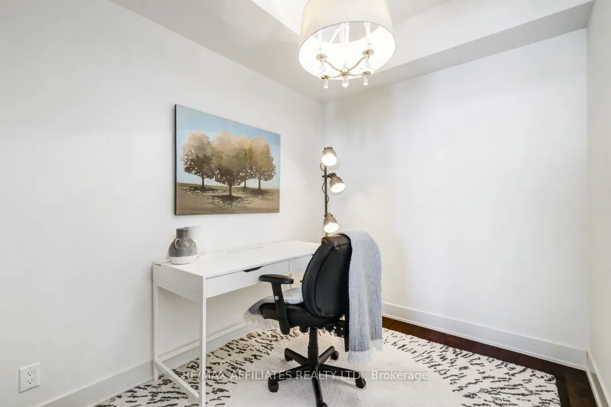 485 Richmond Road, #701