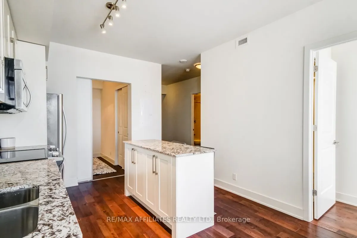 485 Richmond Road, #701