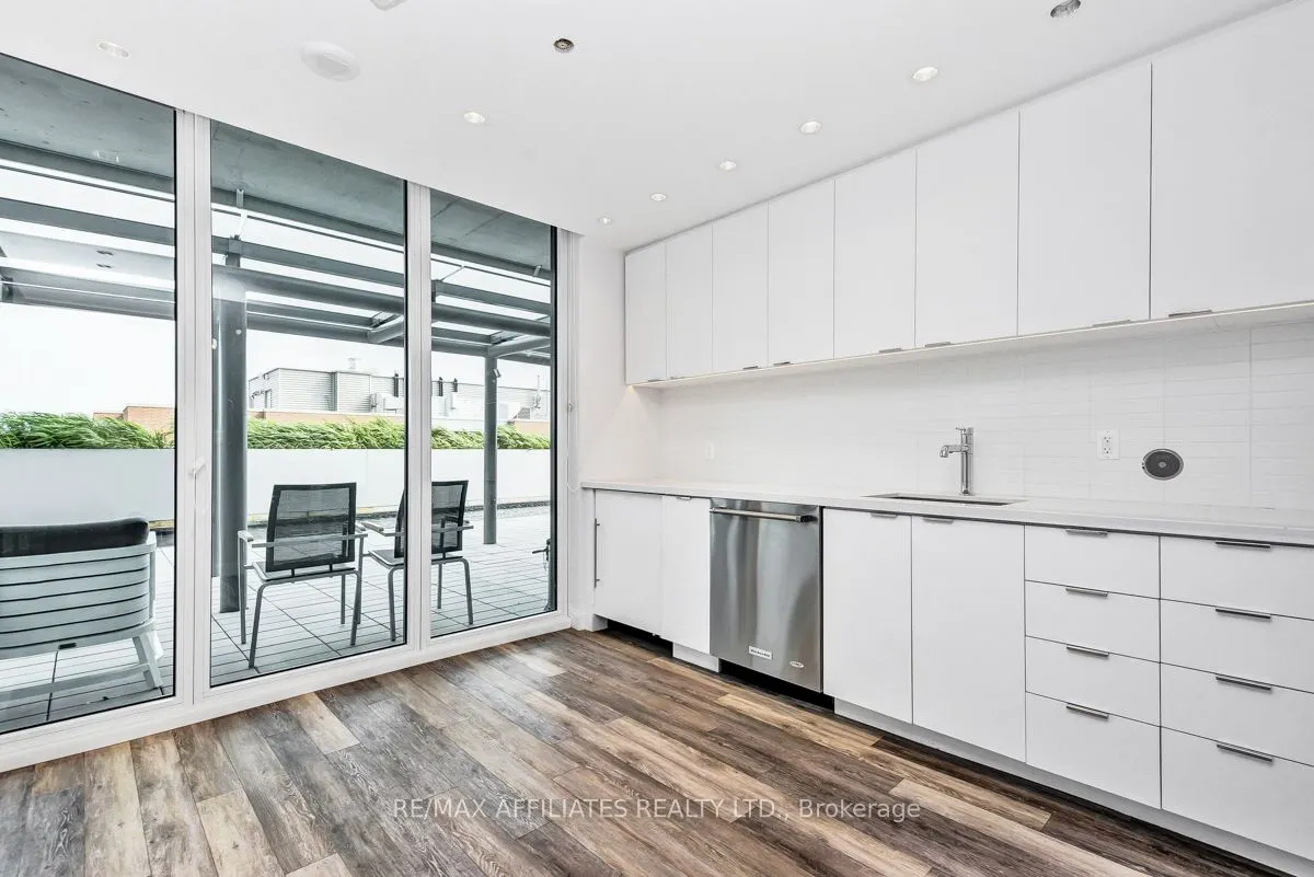 485 Richmond Road, #701
