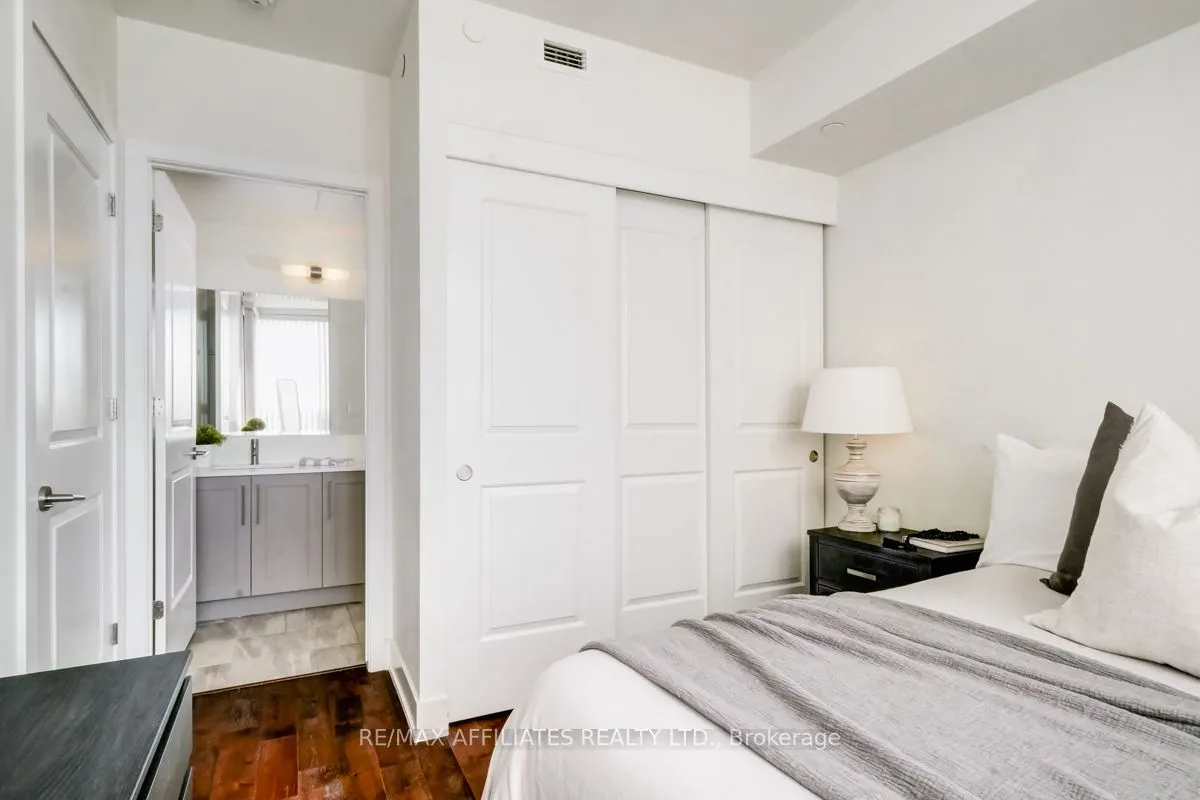 485 Richmond Road, #701