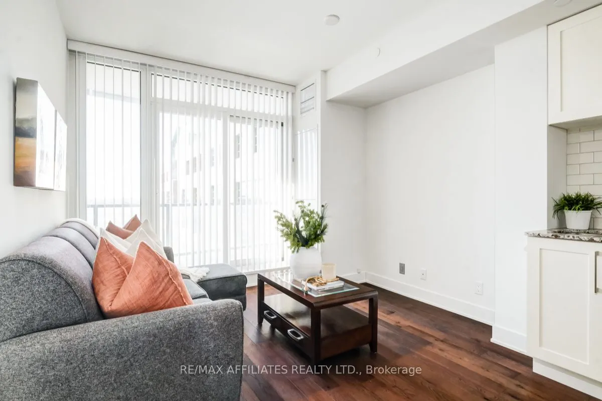 485 Richmond Road, #701