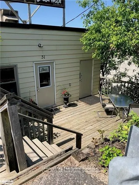 51 MAIN Street E, #5