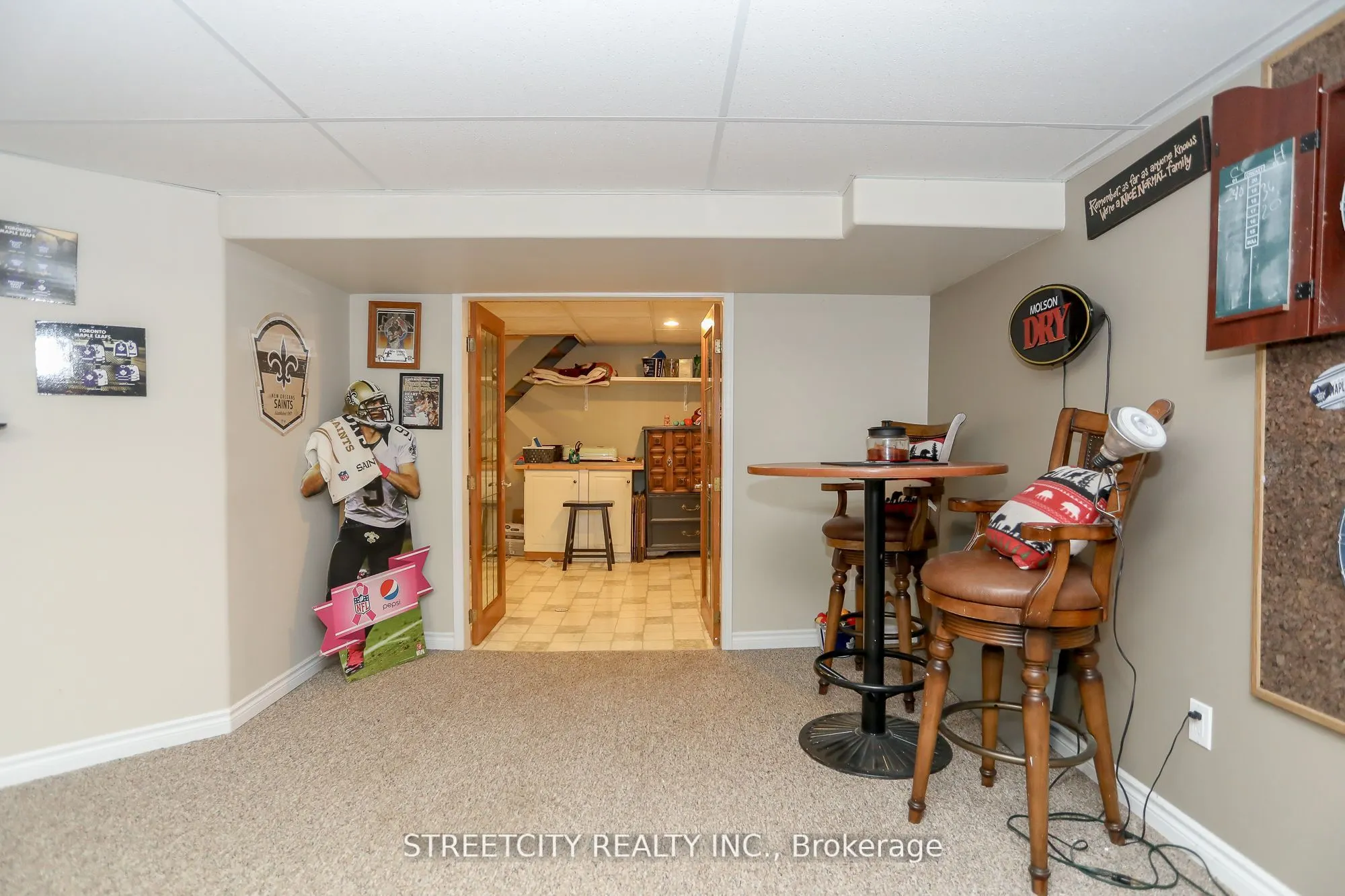 9 Cottonwood Crescent W