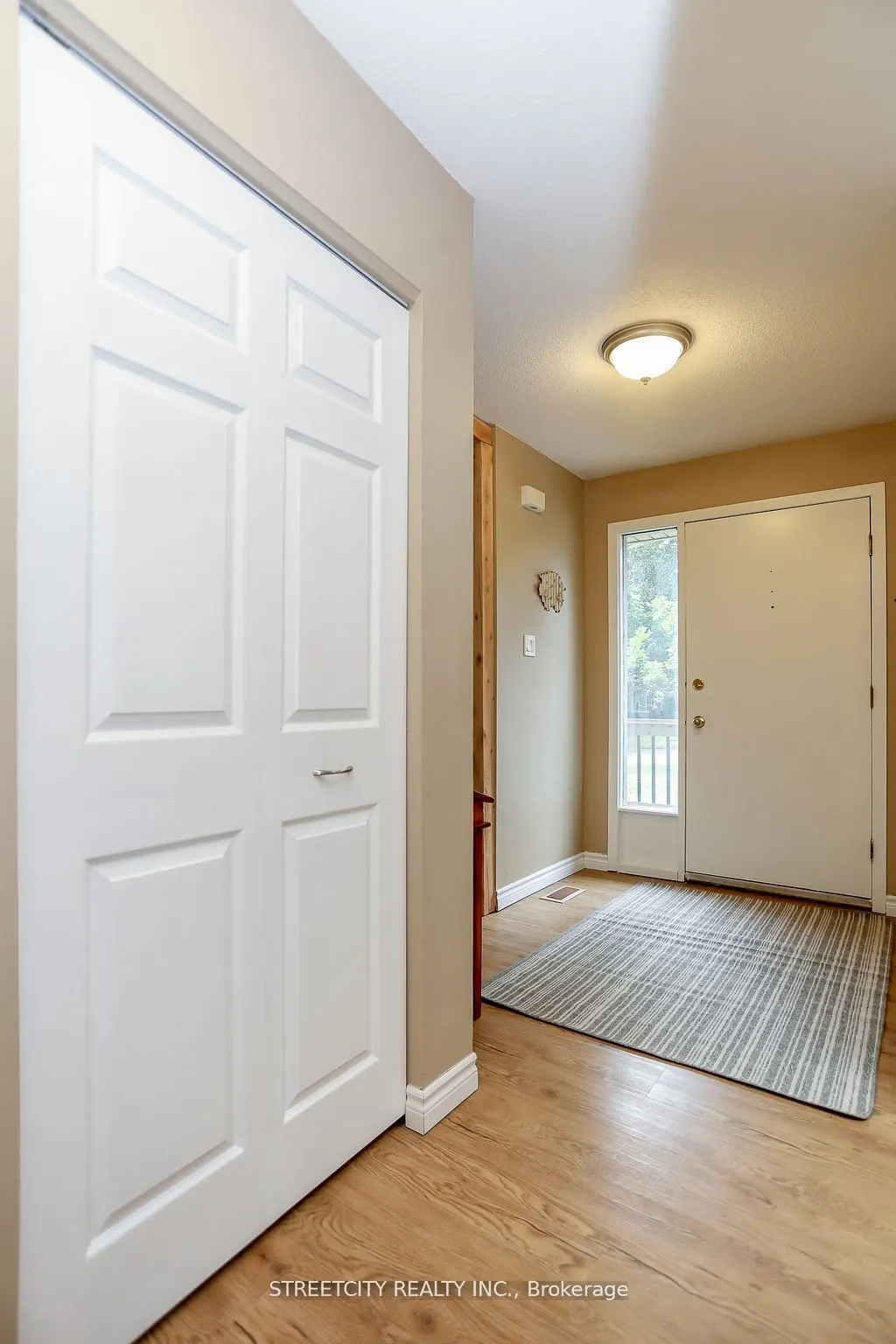 9 Cottonwood Crescent W